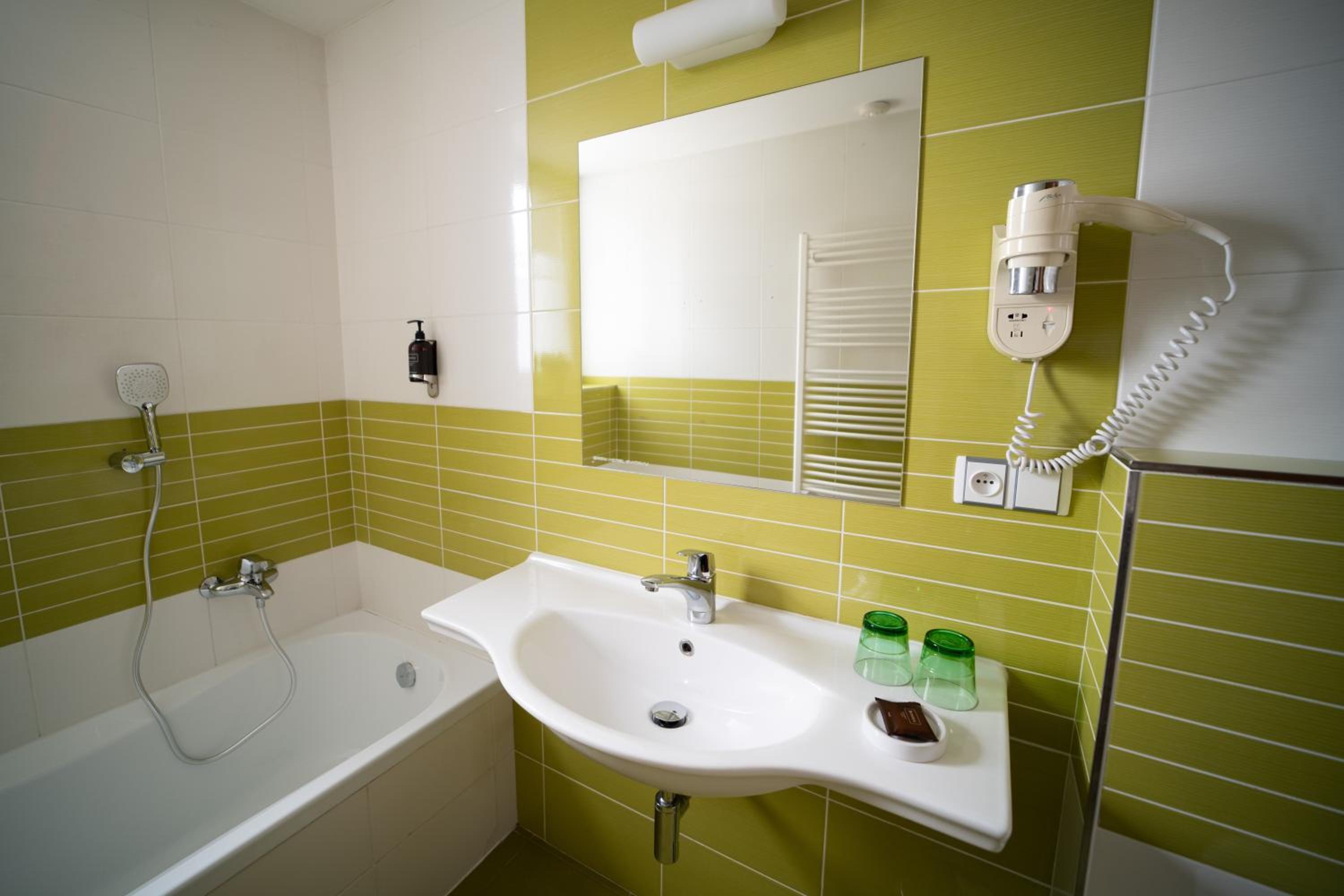 Apartment with Pool View  - Photo 7
