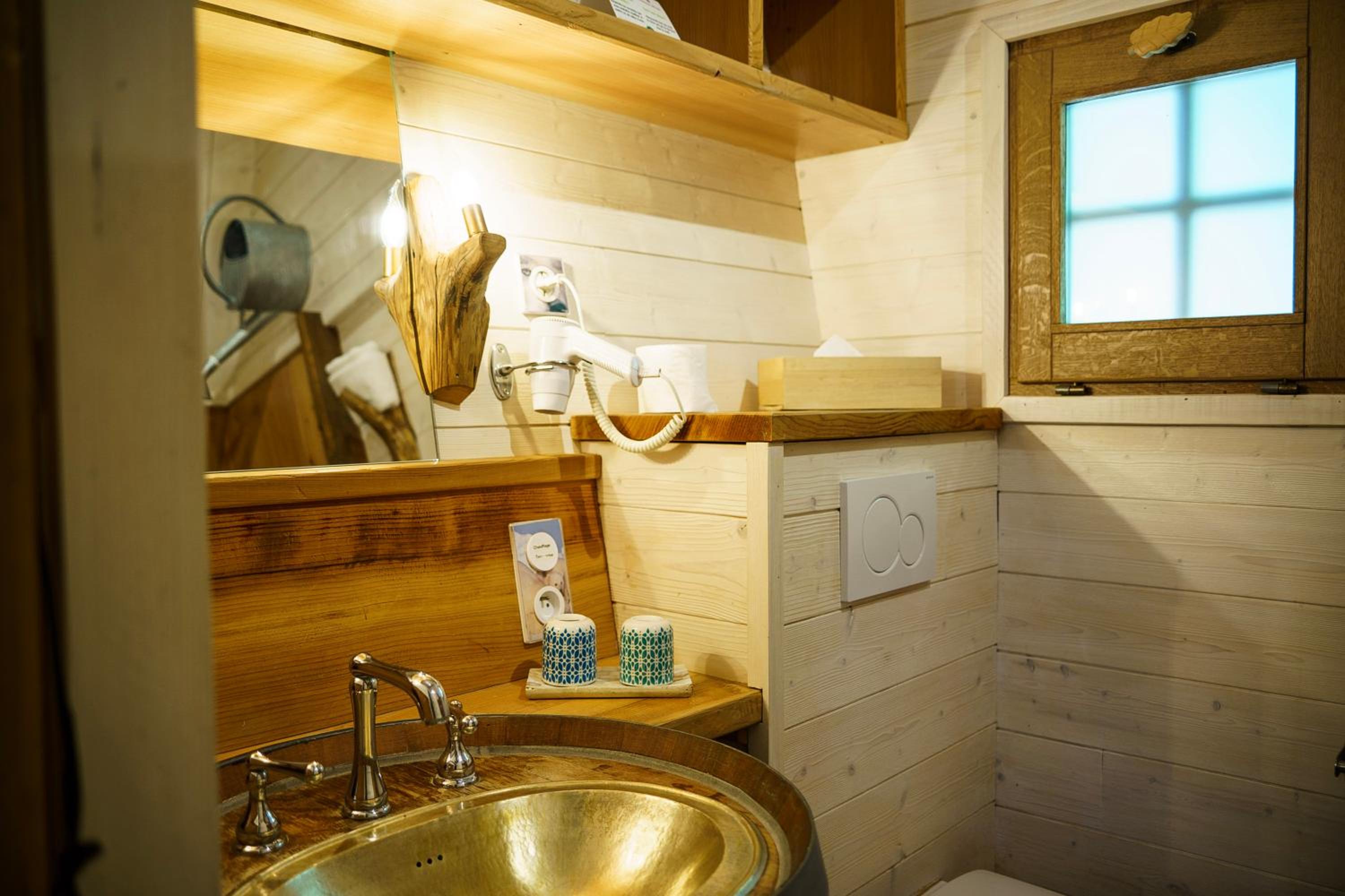 Far North Cabin photo 3