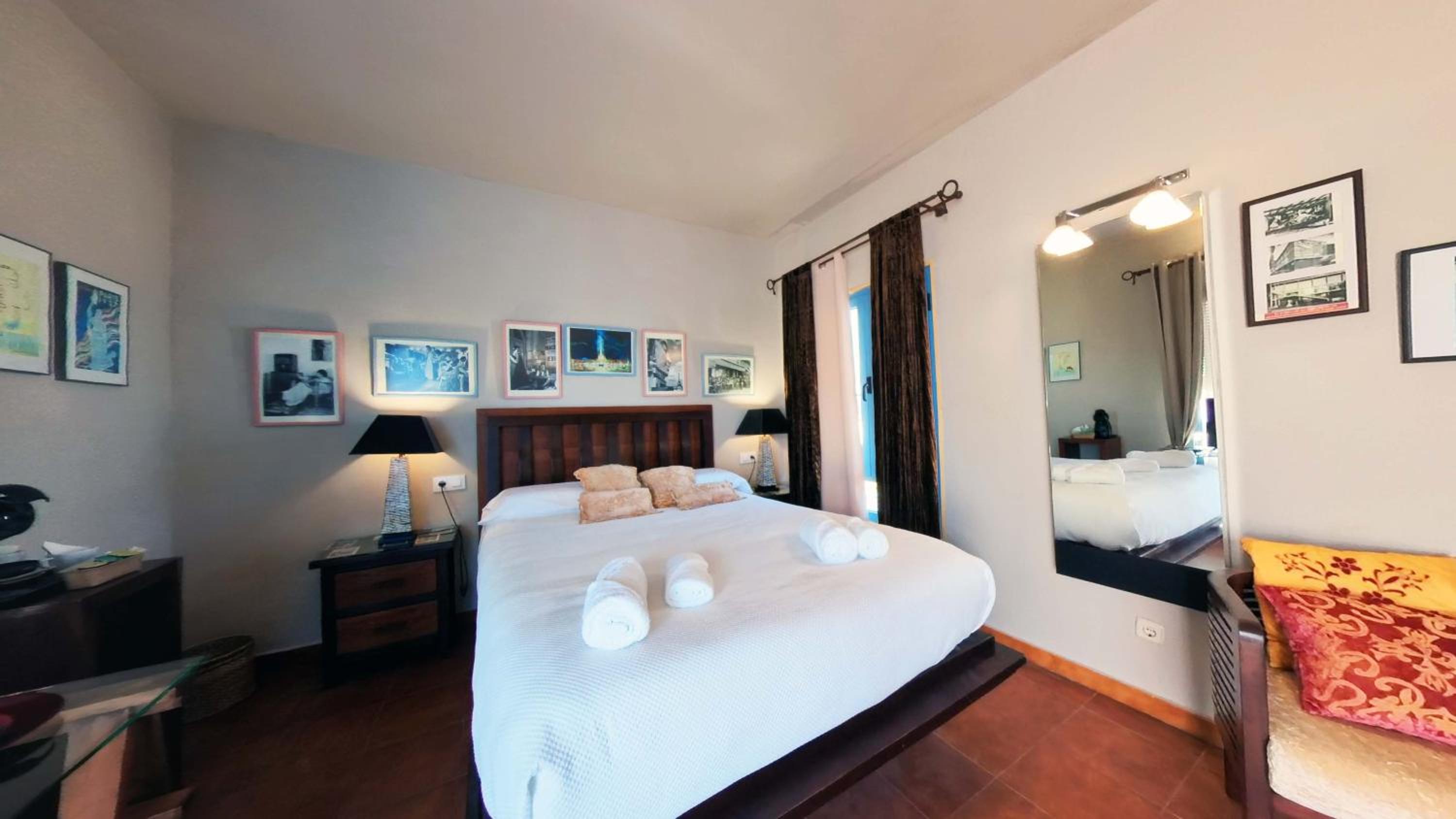 Habitación Doble con Baño Privado