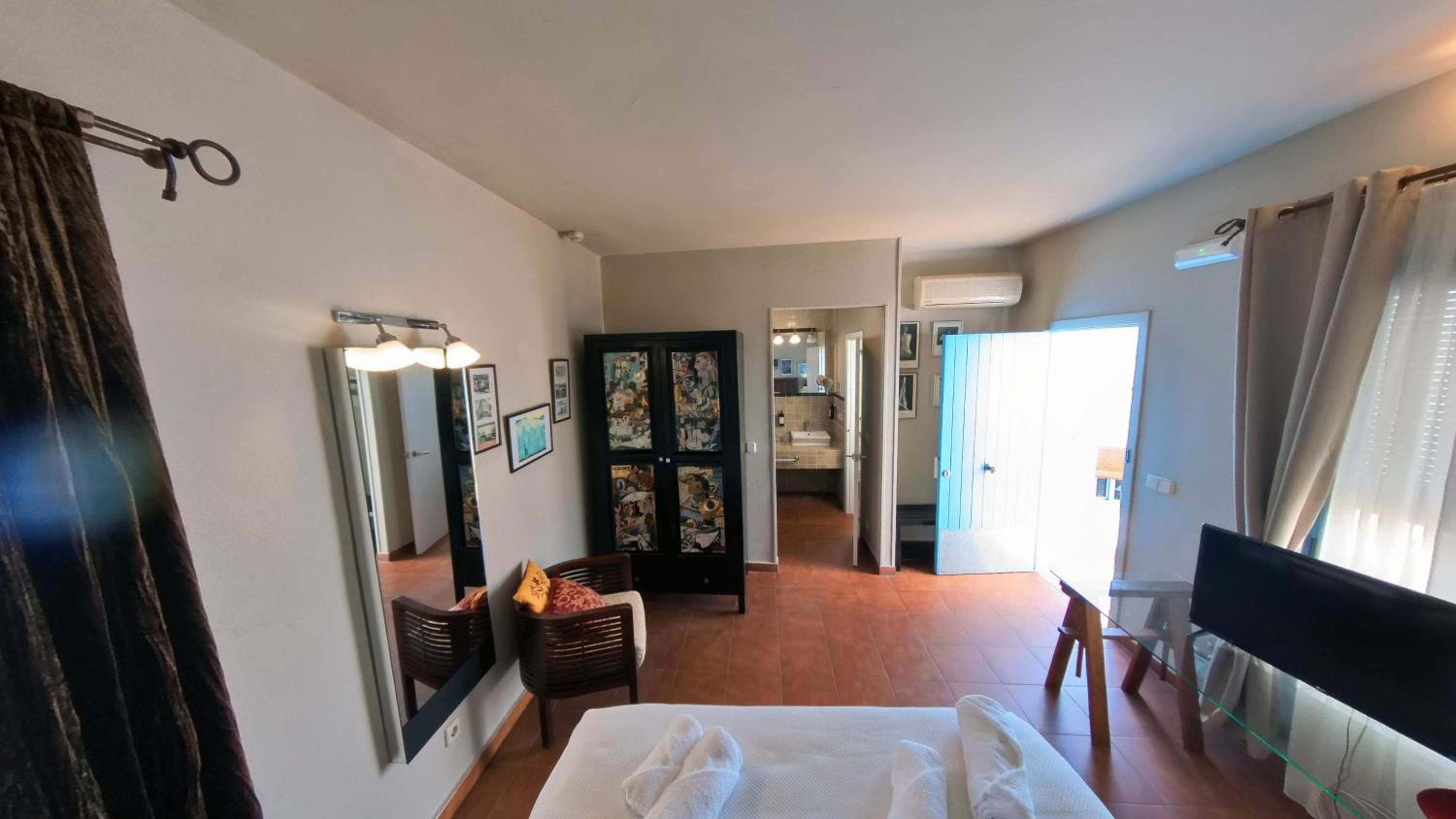Double Room with Private Bathroom photo 2