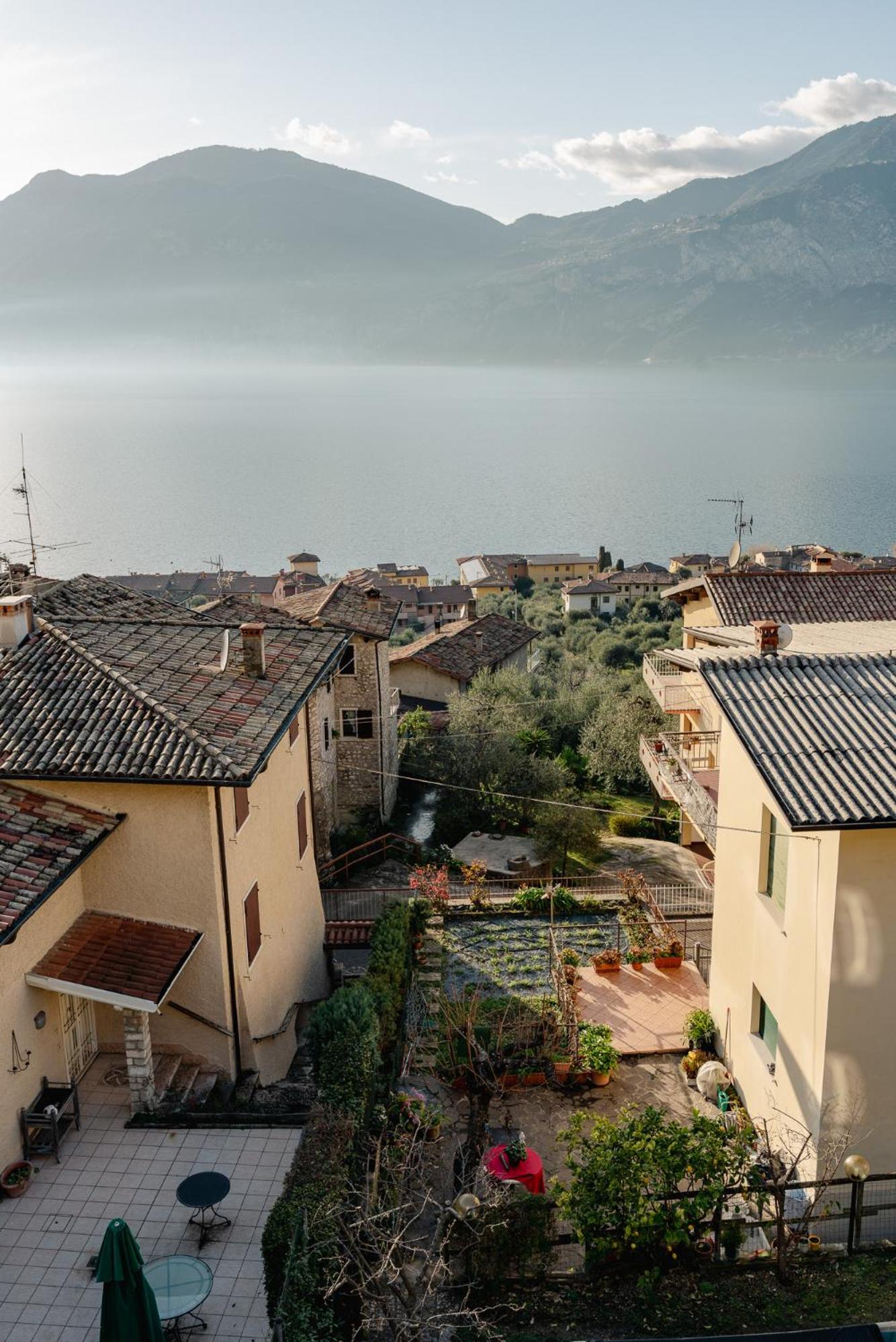 Quadruple Room with Lake View photo 3