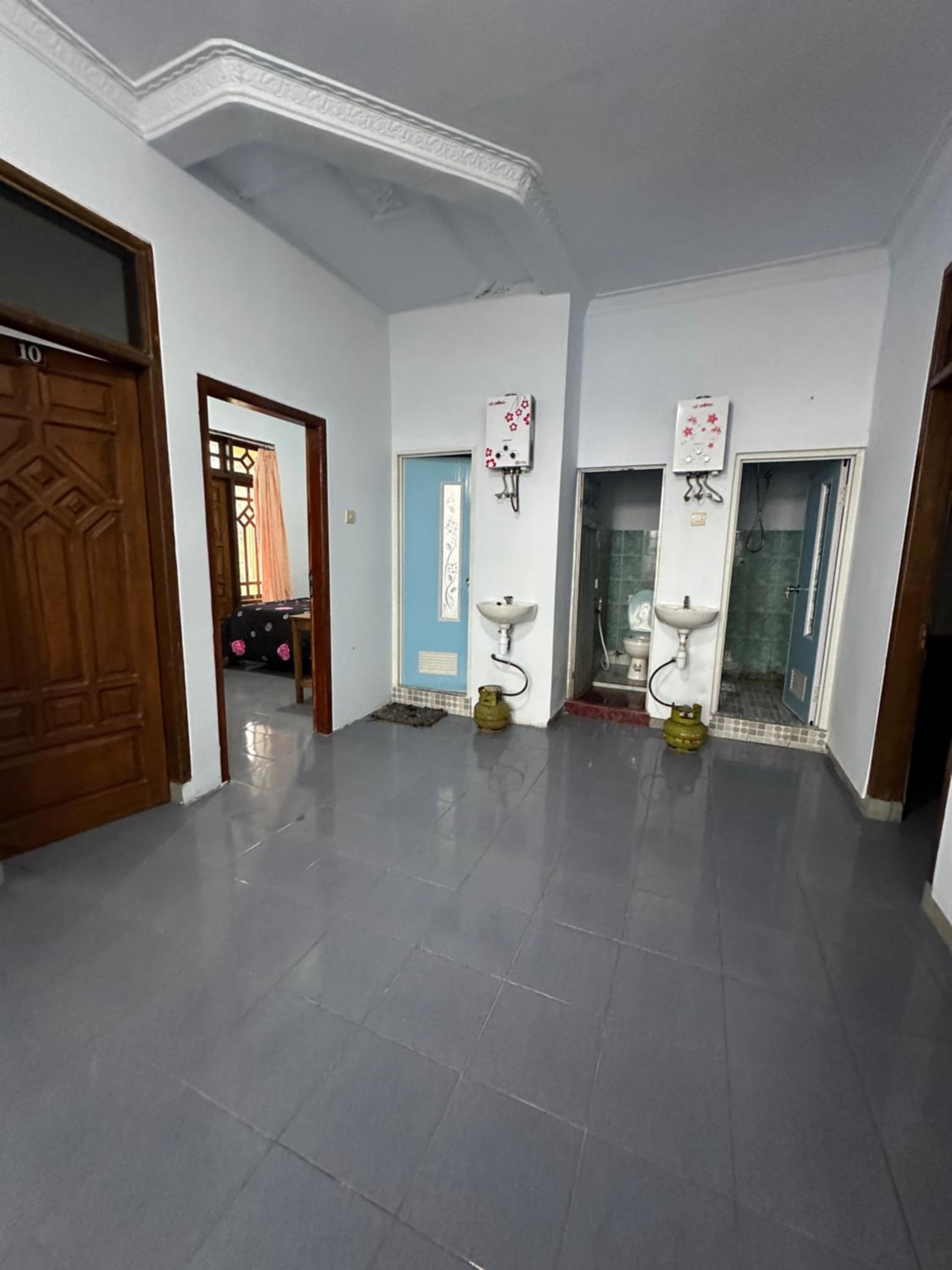 Family Room - Photo 2