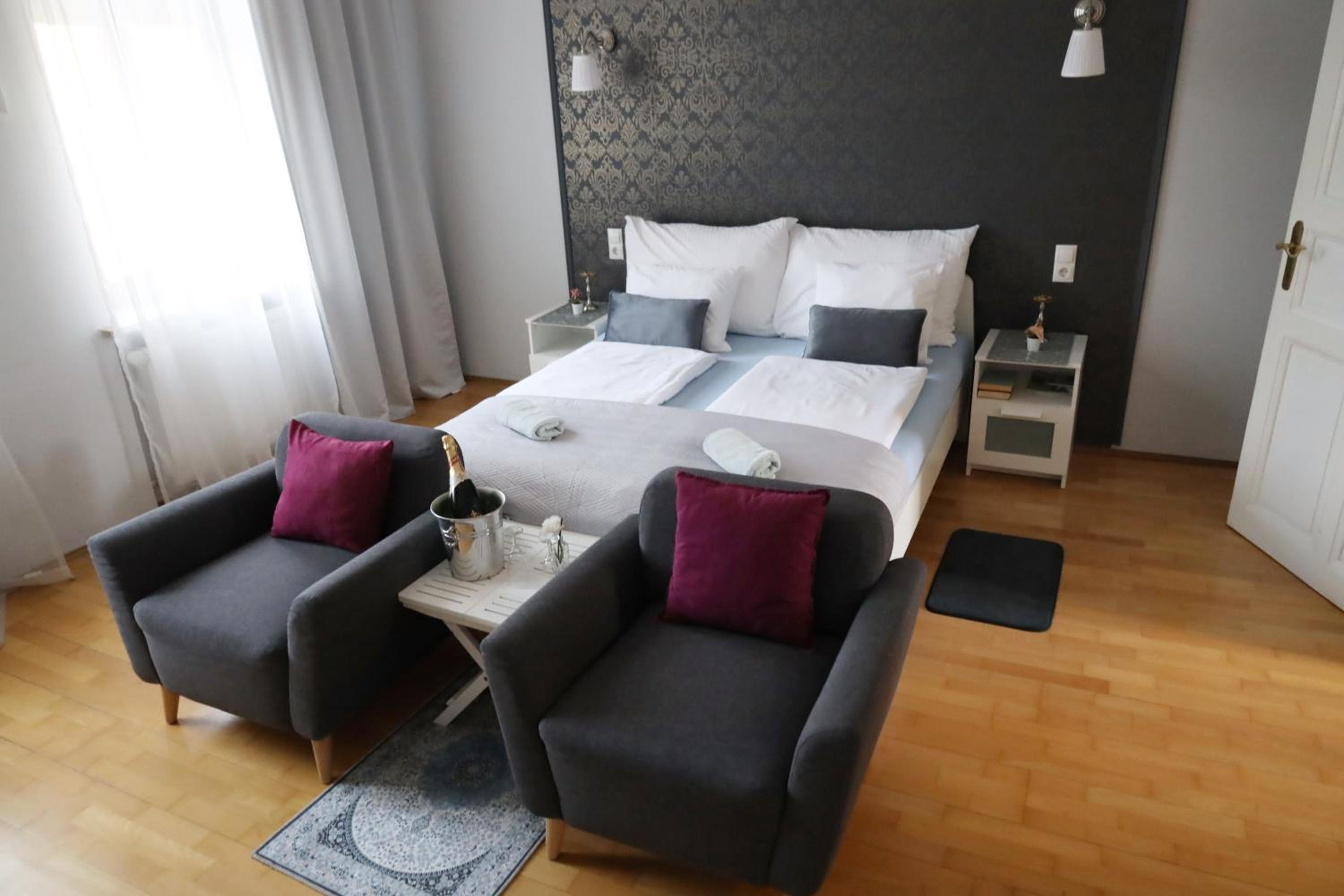 Apartment photo 1