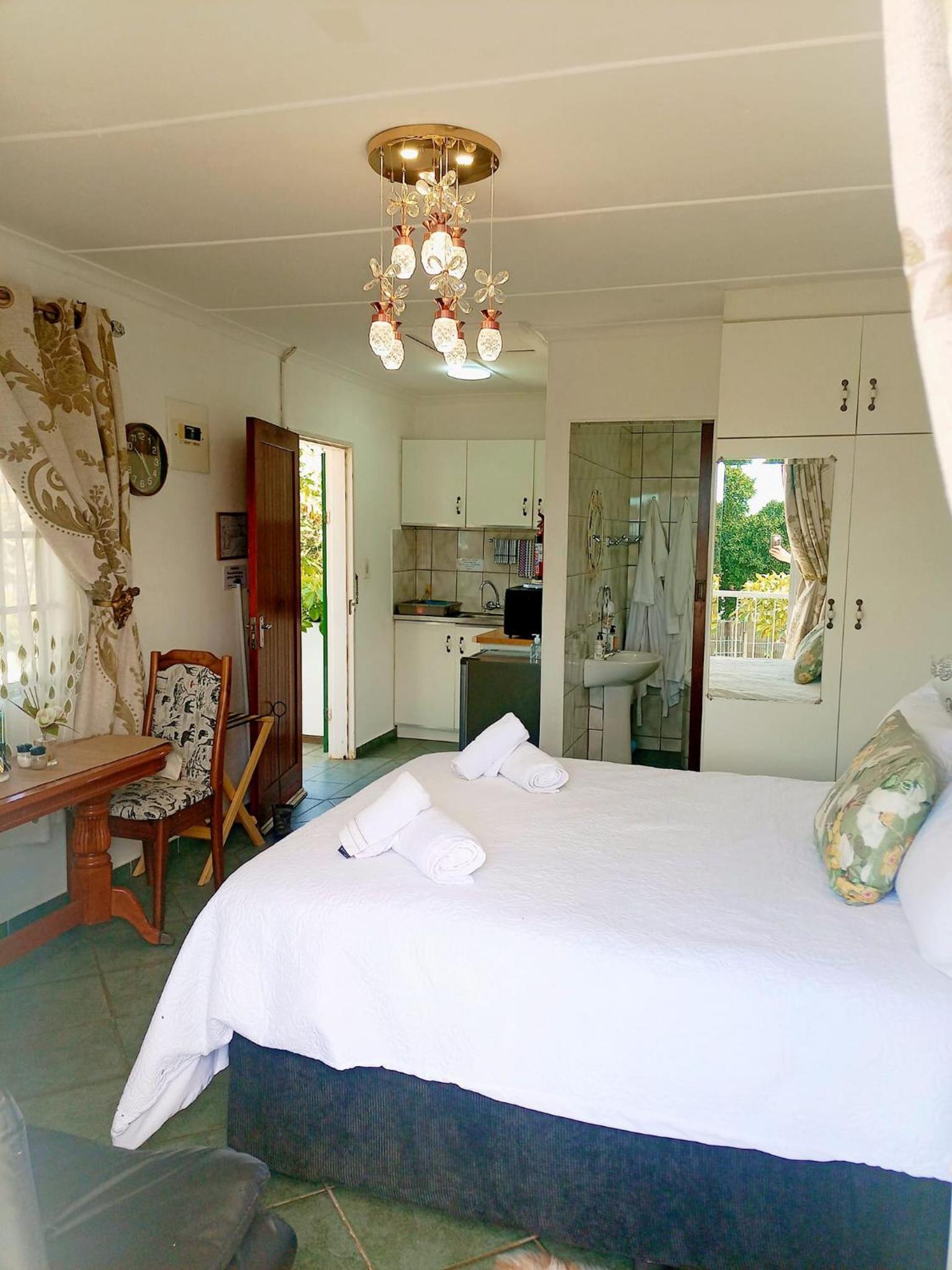Executive Suite - Photo 1
