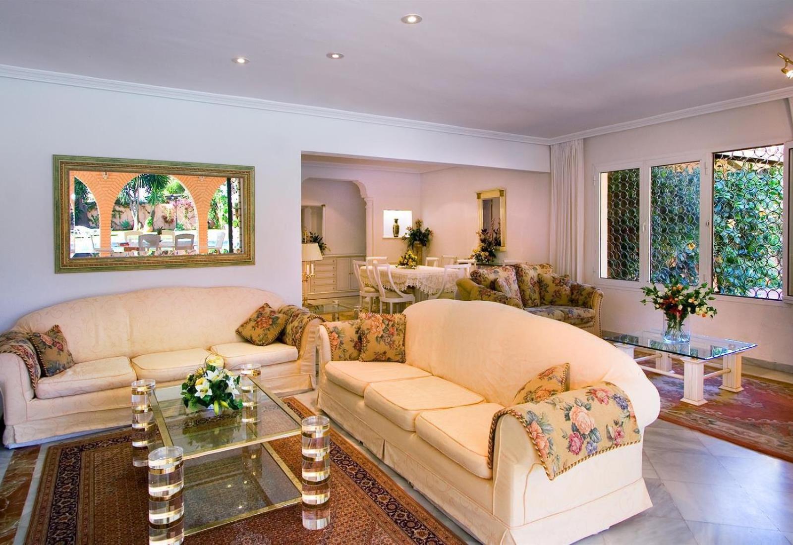 Villa con vistas al jardín