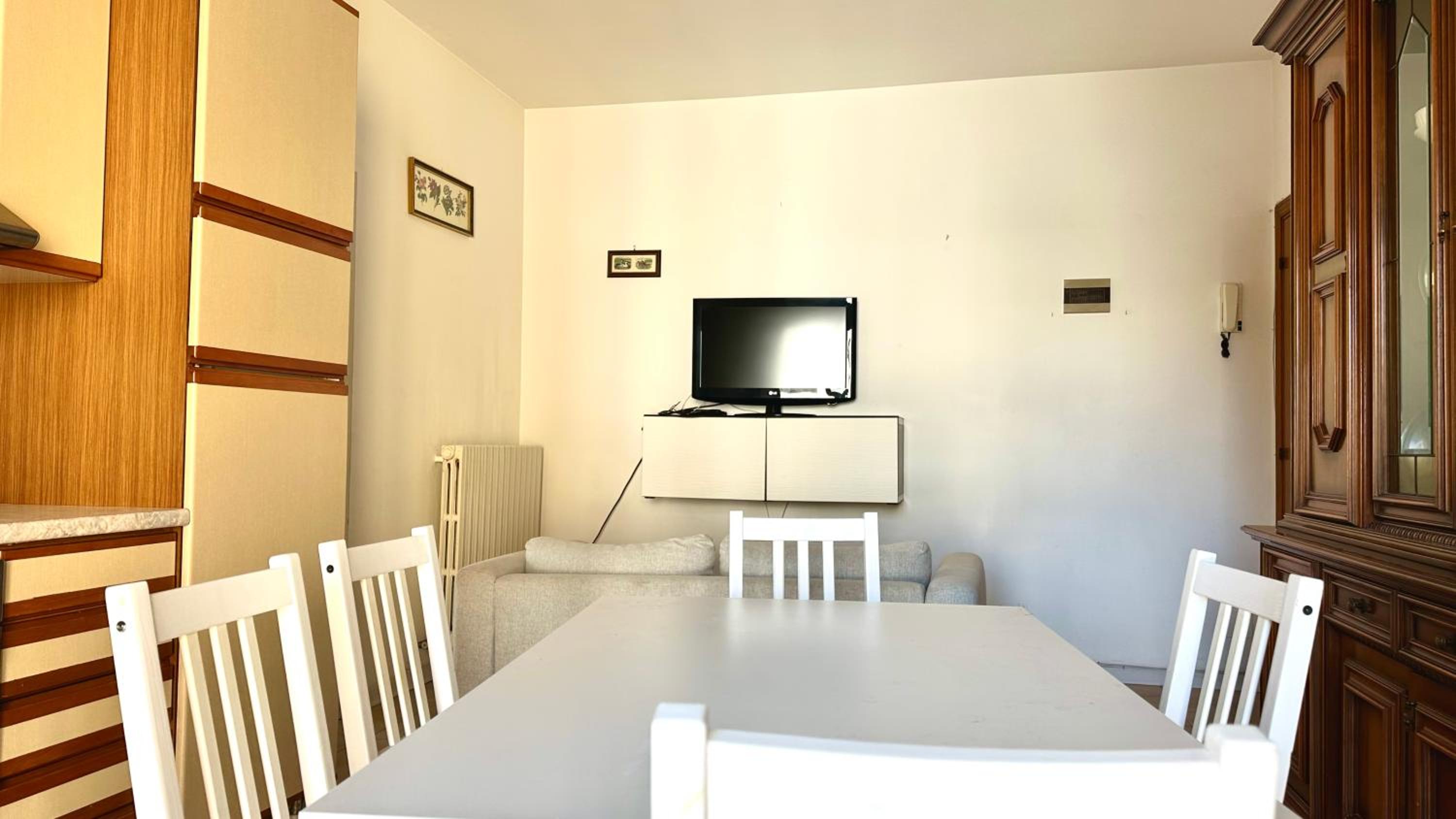 Two-Bedroom Apartment photo 2