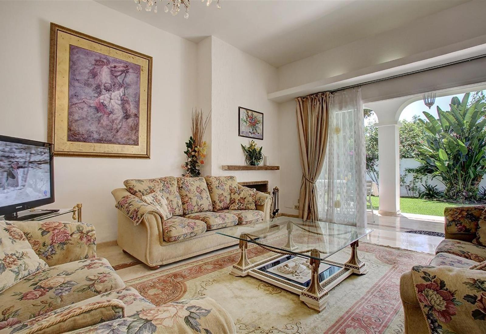 Villa con vistas al jardín