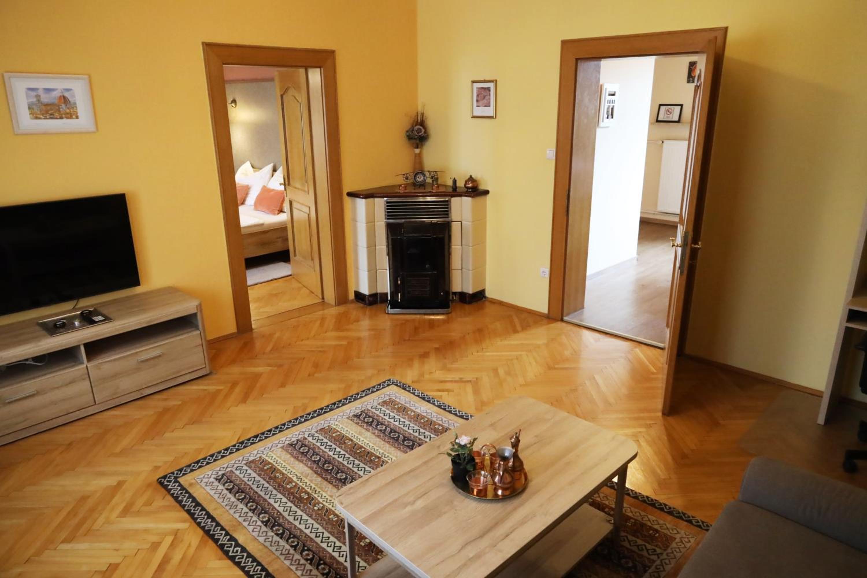 One-Bedroom Apartment photo 1
