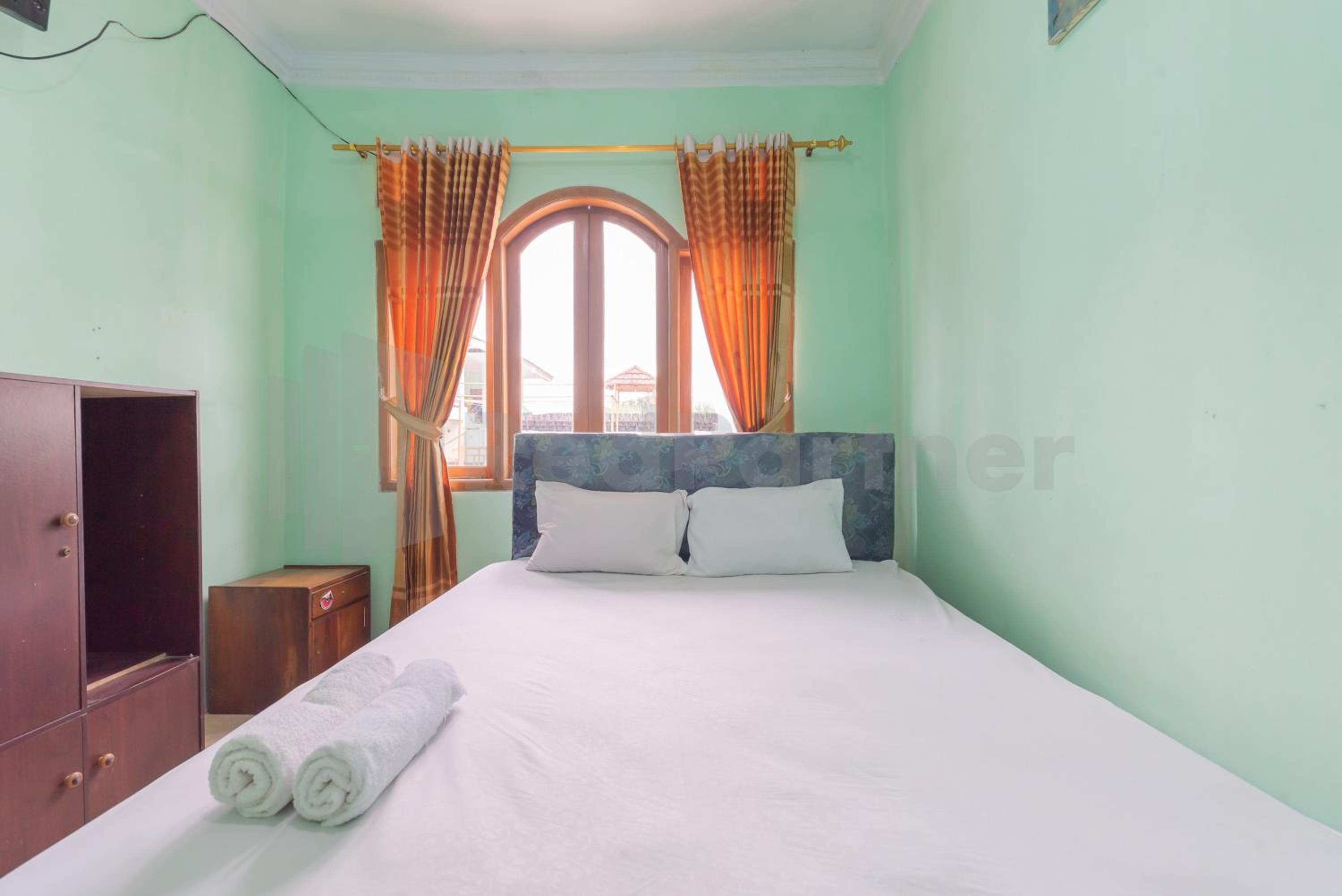 Standard Double Room - Photo 12