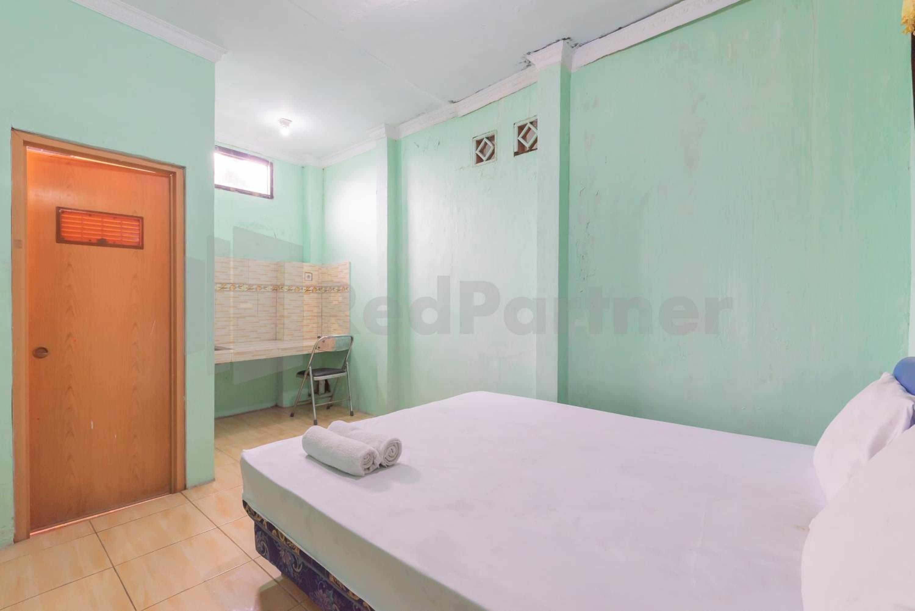 Standard Double Room - Photo 11