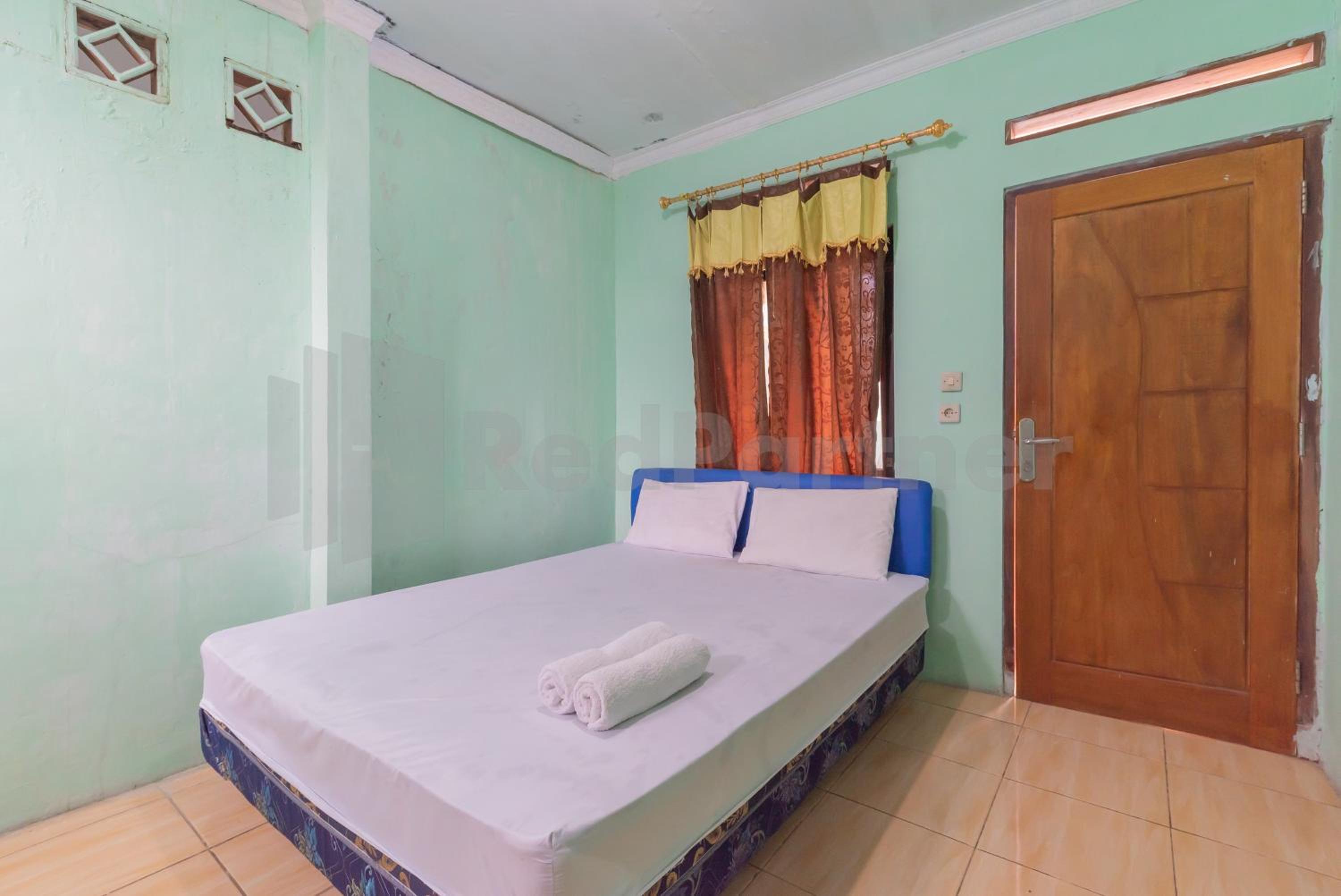 Standard Double Room - Photo 8