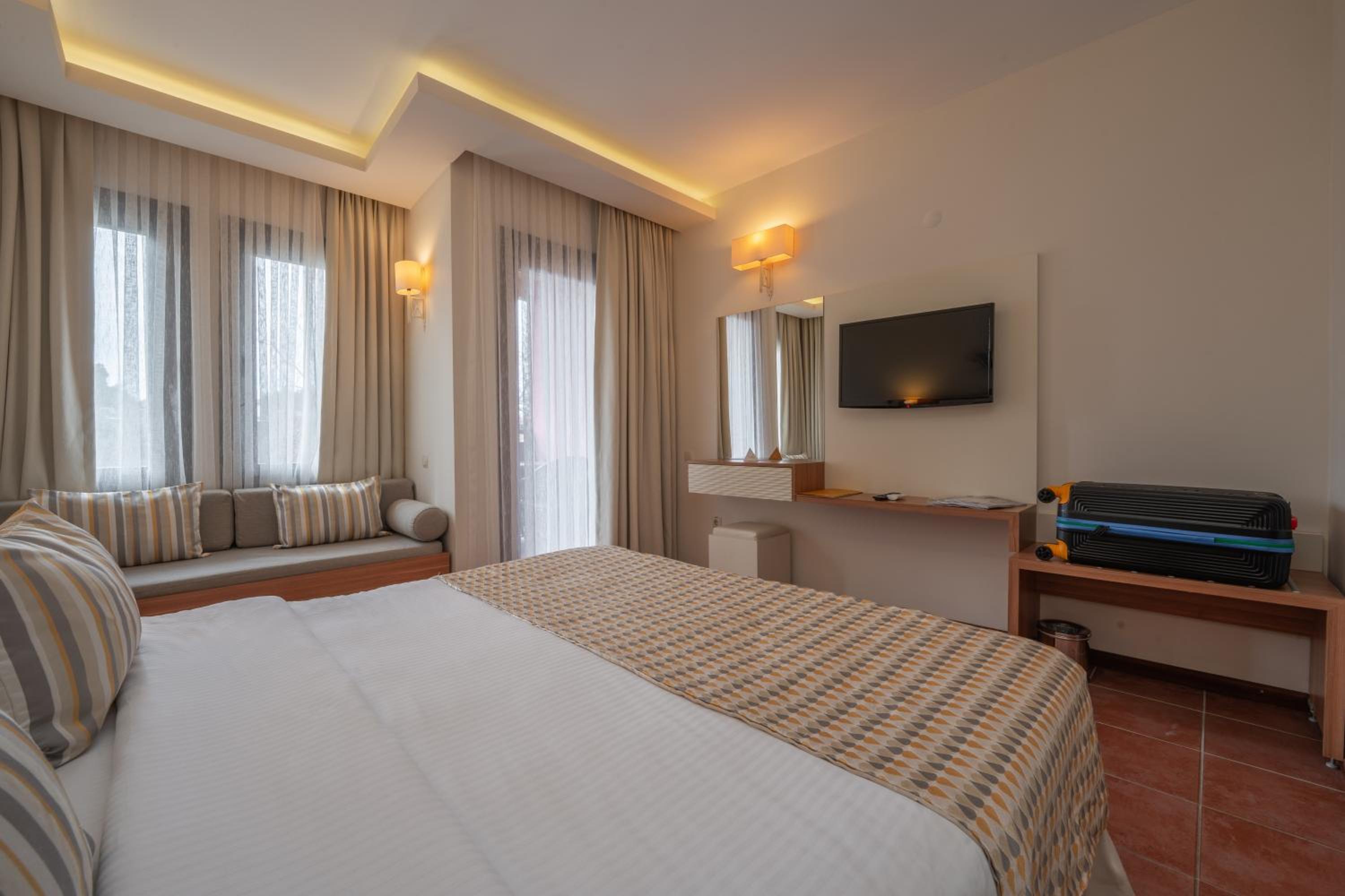Standard Double or Twin Room - Photo 6