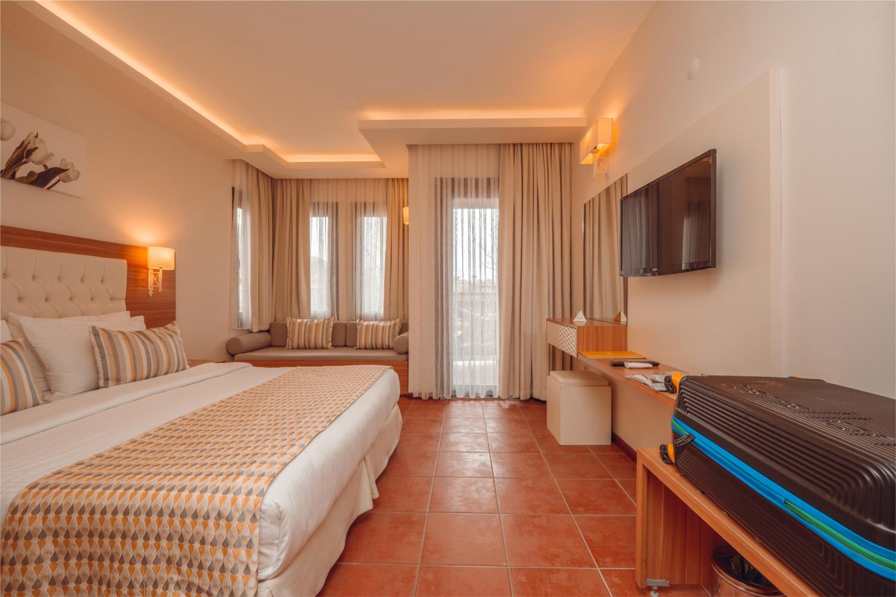 Standard Double or Twin Room - Photo 7