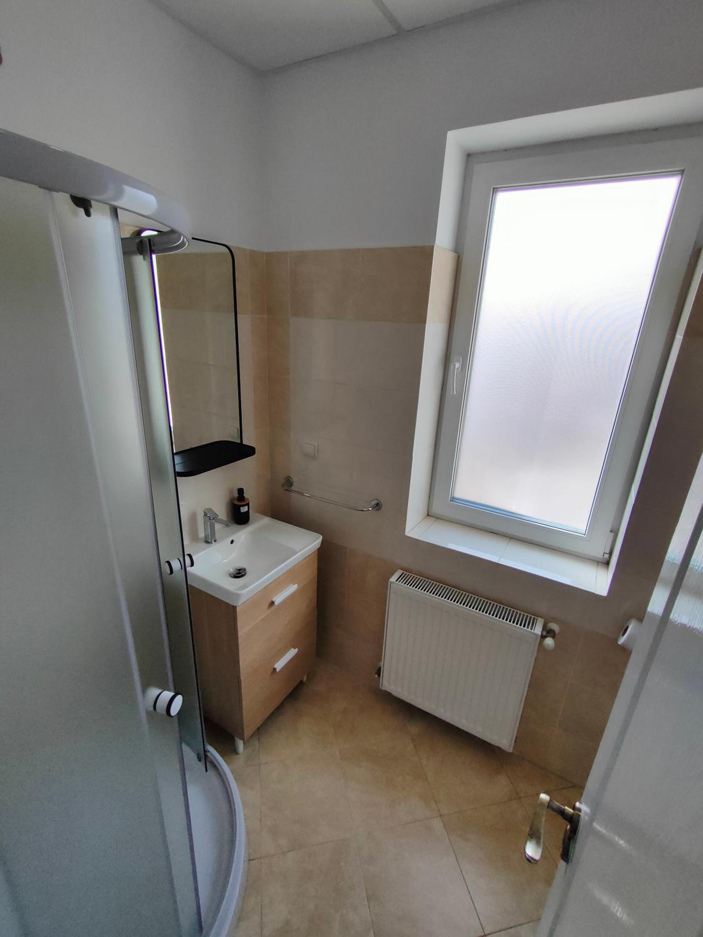 Studio Apartment - Photo 2