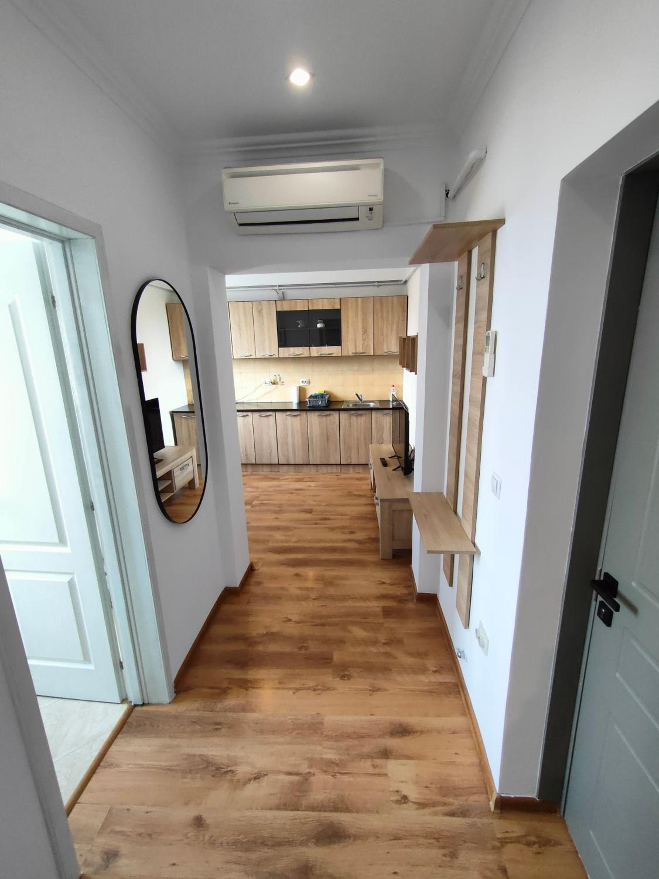 Studio Apartment - Photo 1