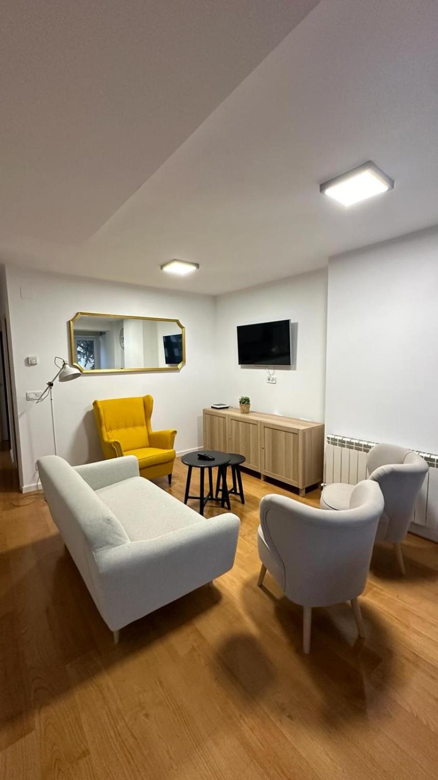 Three-Bedroom Apartment photo 2