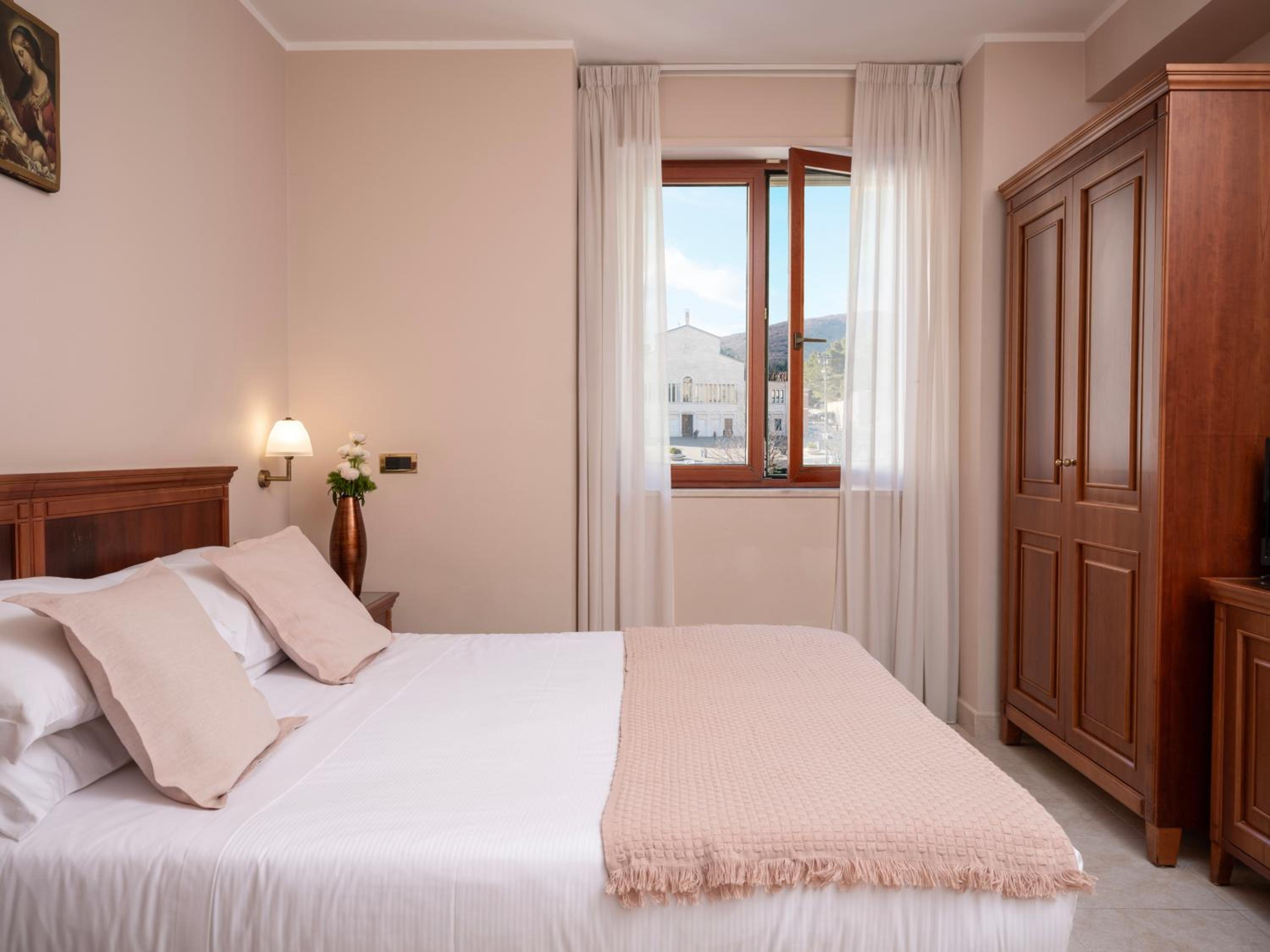 Double Room - Photo 1