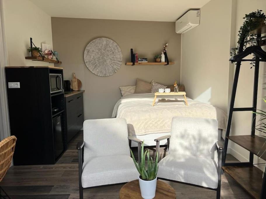 One-Bedroom House photo 1
