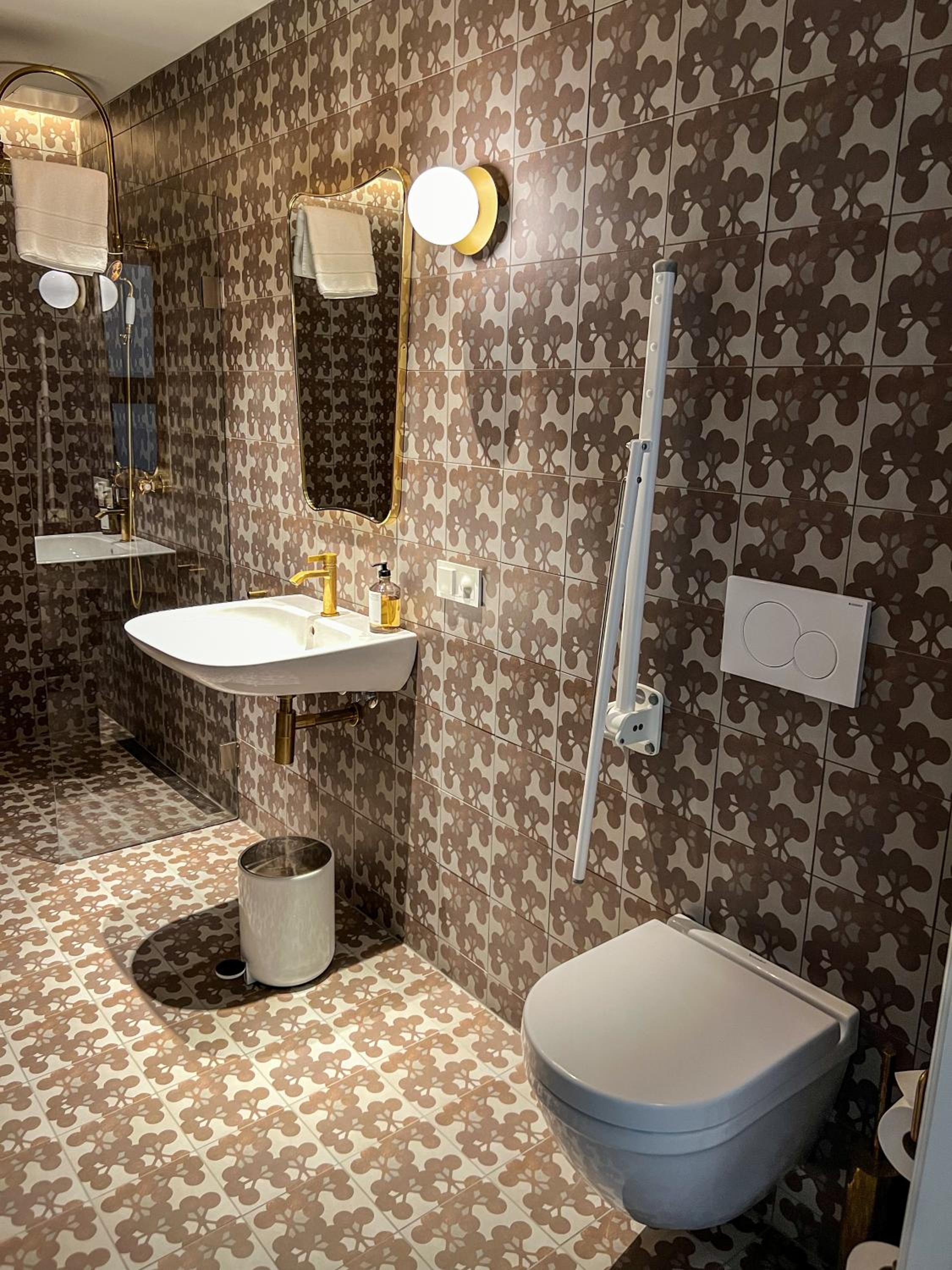Standard Double Room - Photo 7