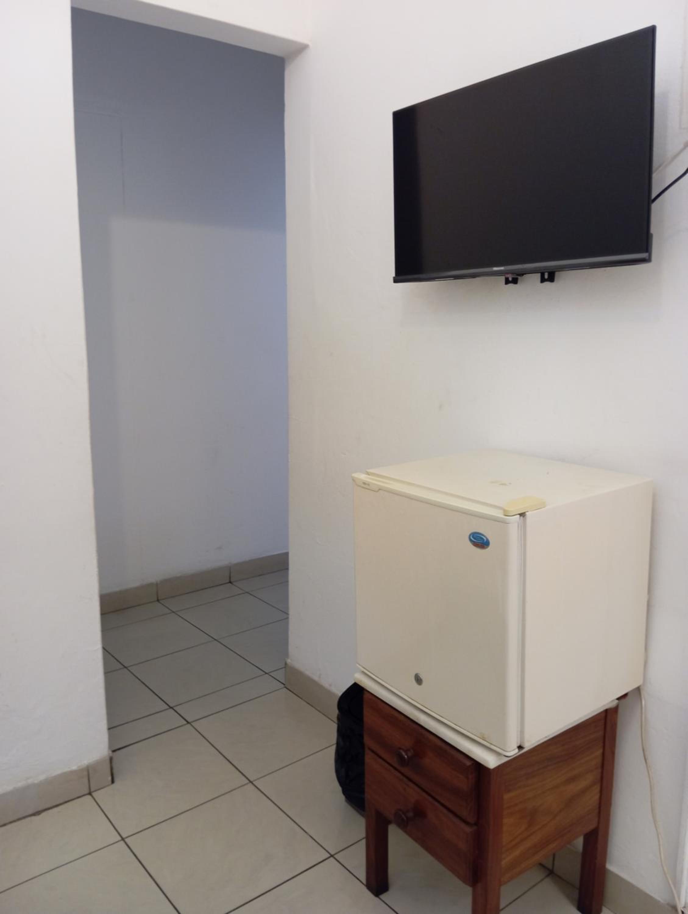 Single Room with Private Bathroom photo 1