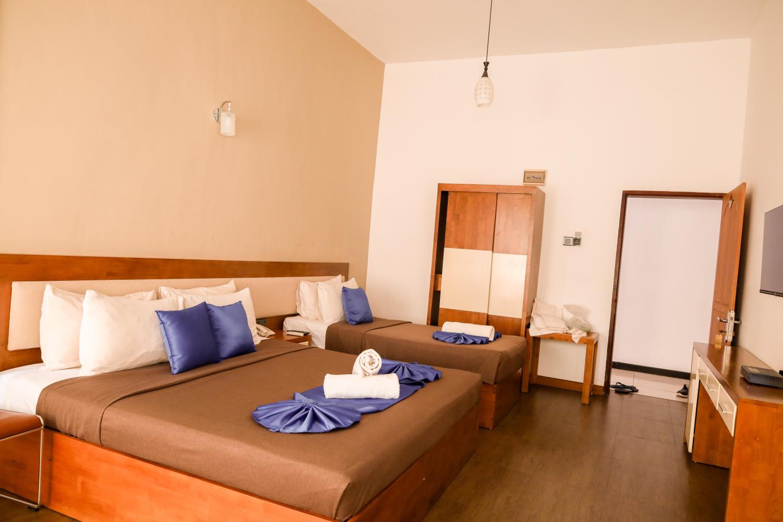 Deluxe Triple Room with River View  photo 3