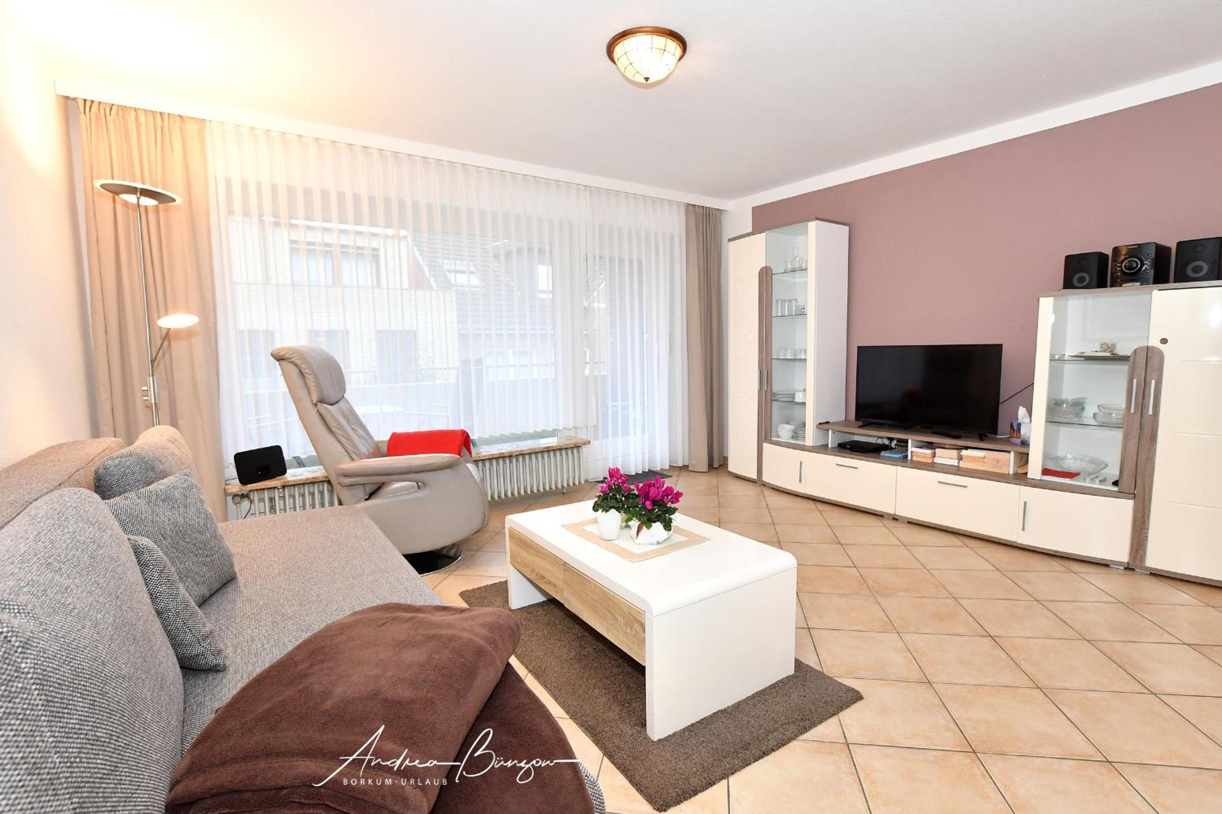 Apartment with Balcony photo 1