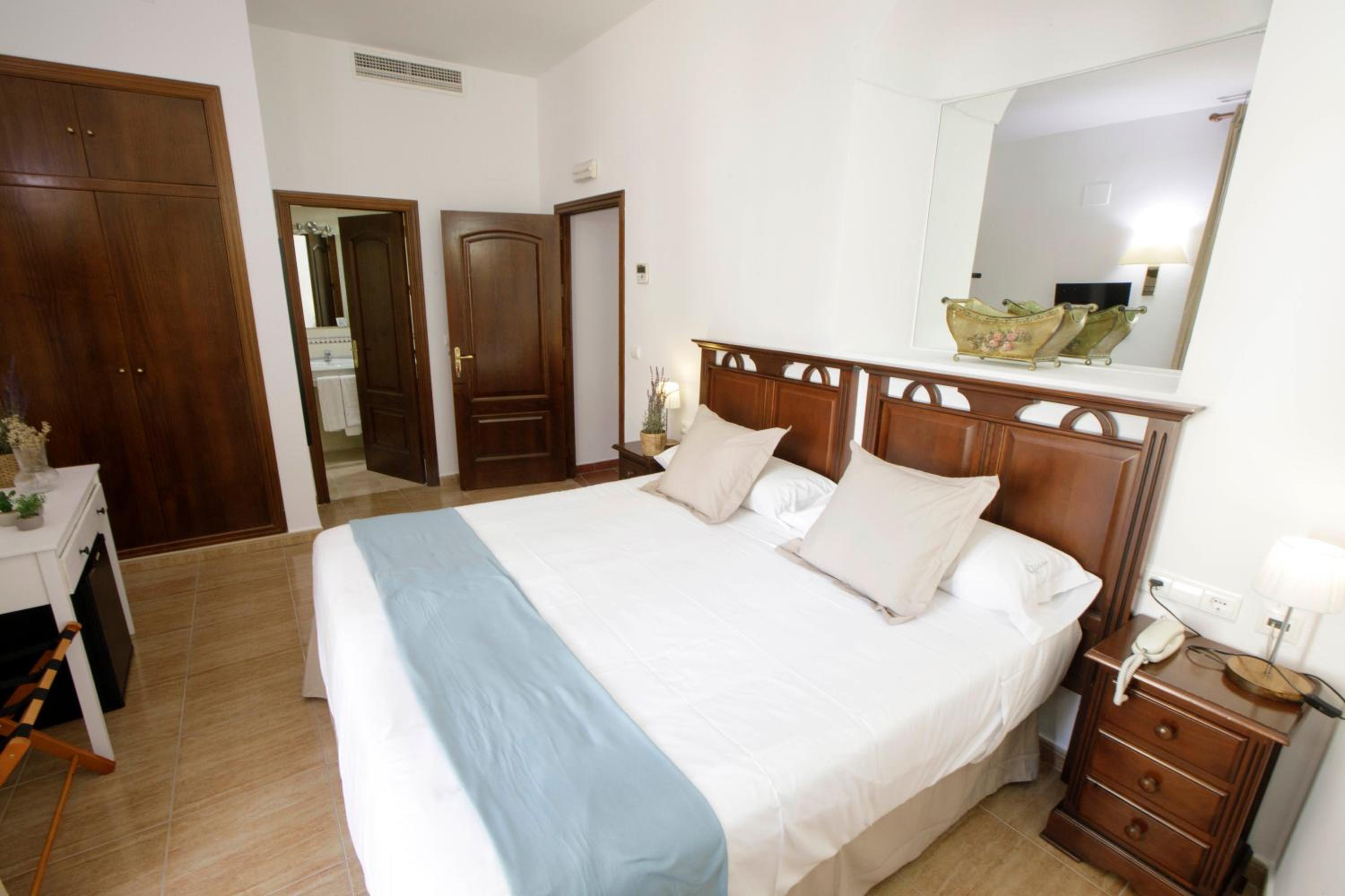 Double Room - Photo 3