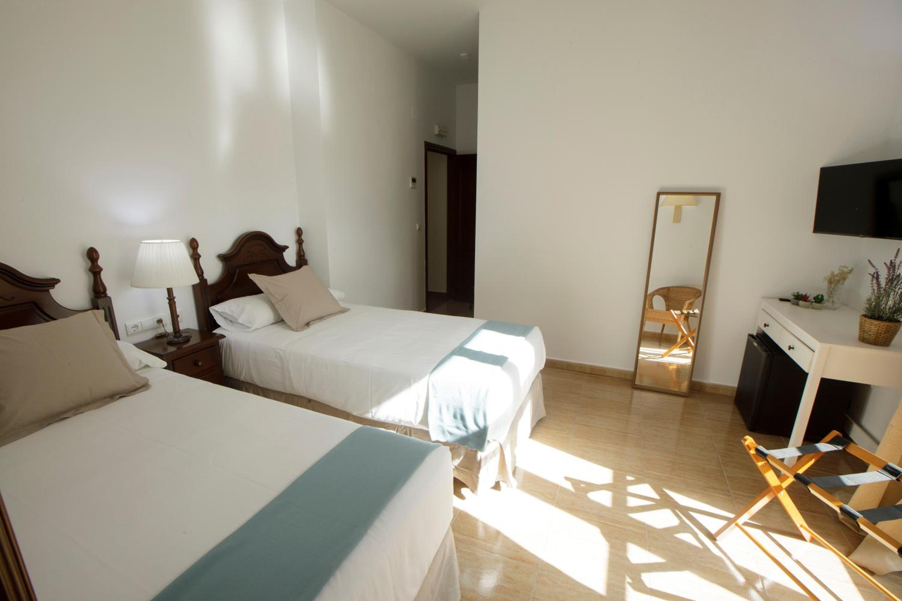 Twin  Room - Photo 2