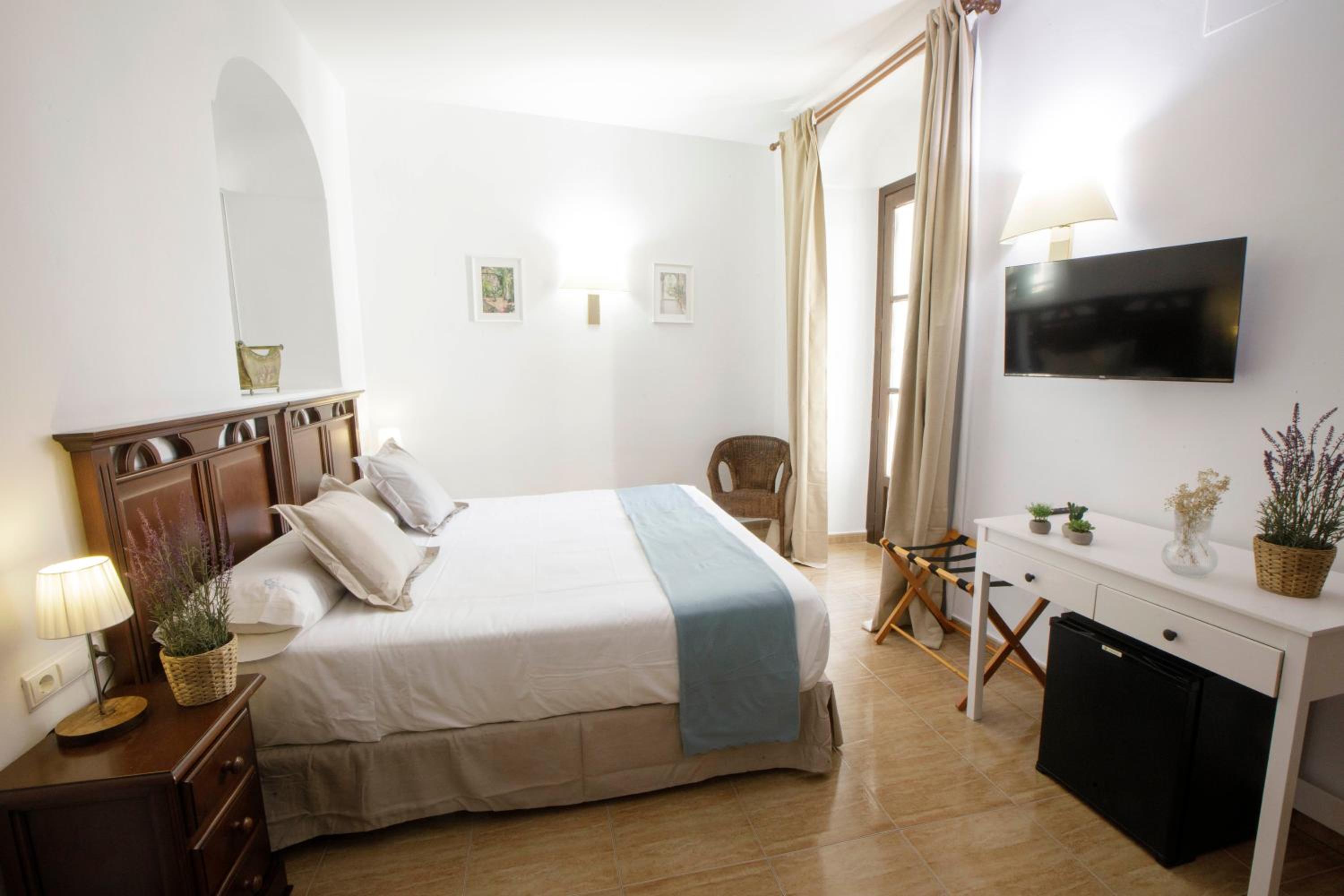 Double Room - Photo 4