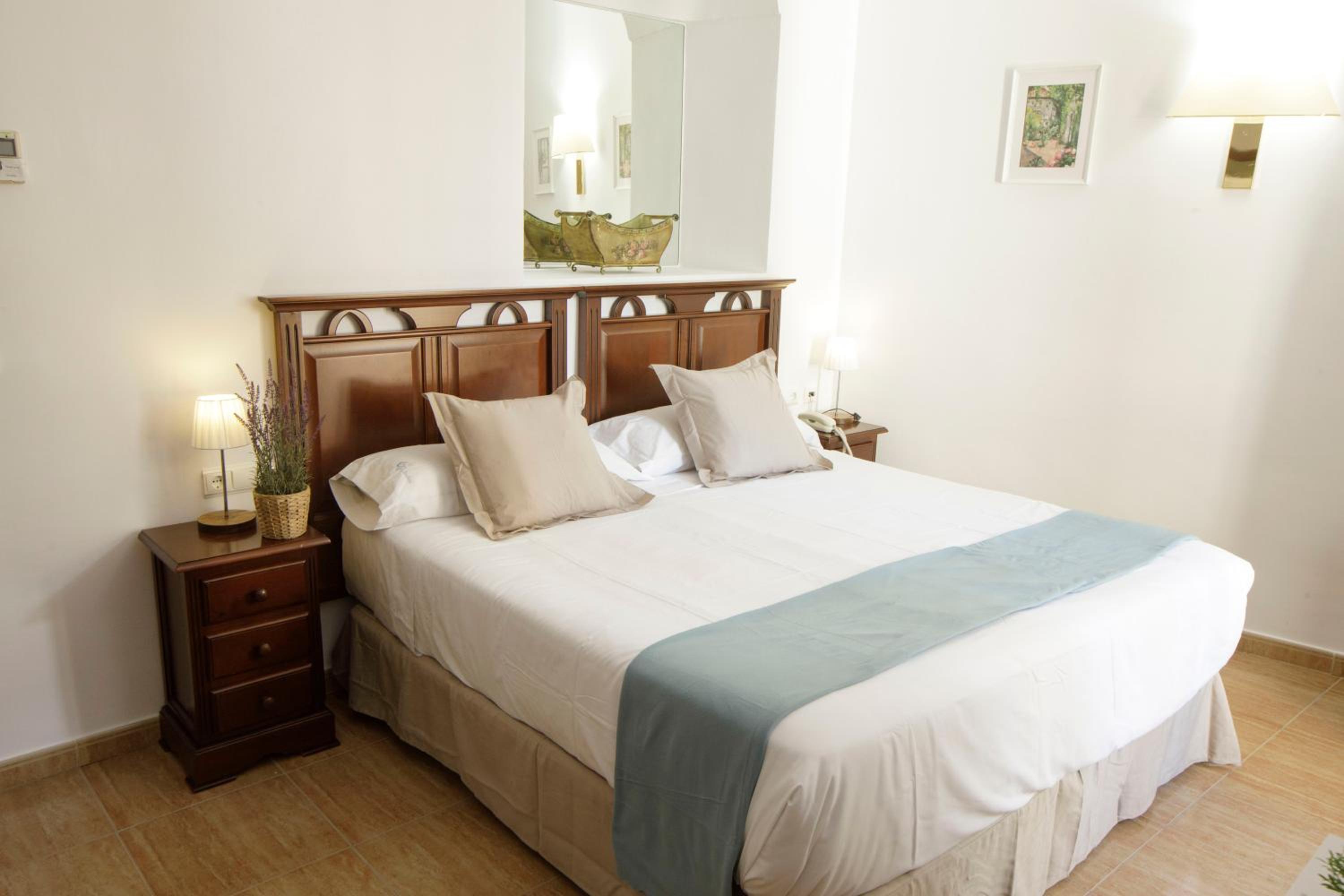Double Room - Photo 10