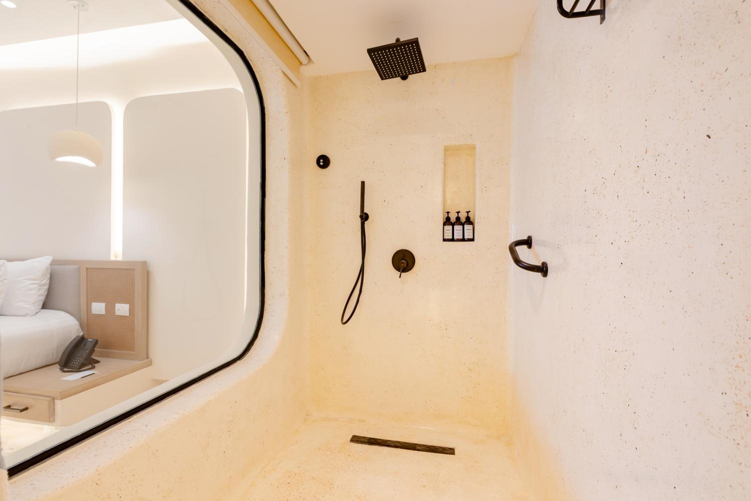 Deluxe Beach Front Pool Suite