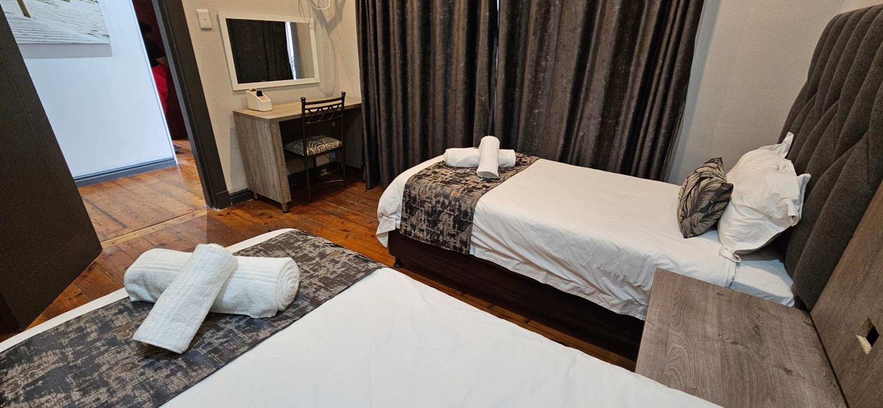 Deluxe Family Suite photo 3