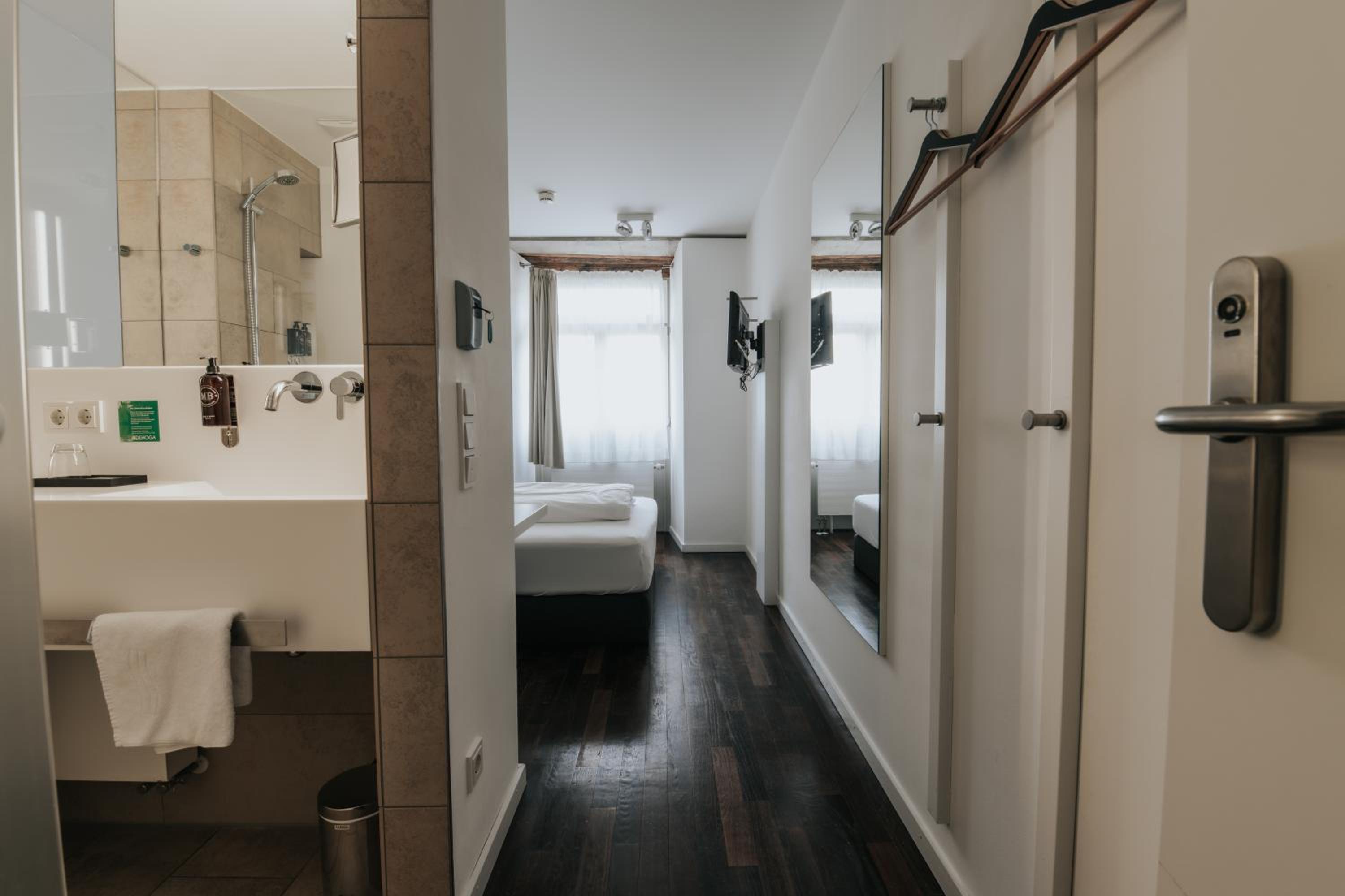 Single Room photo 3