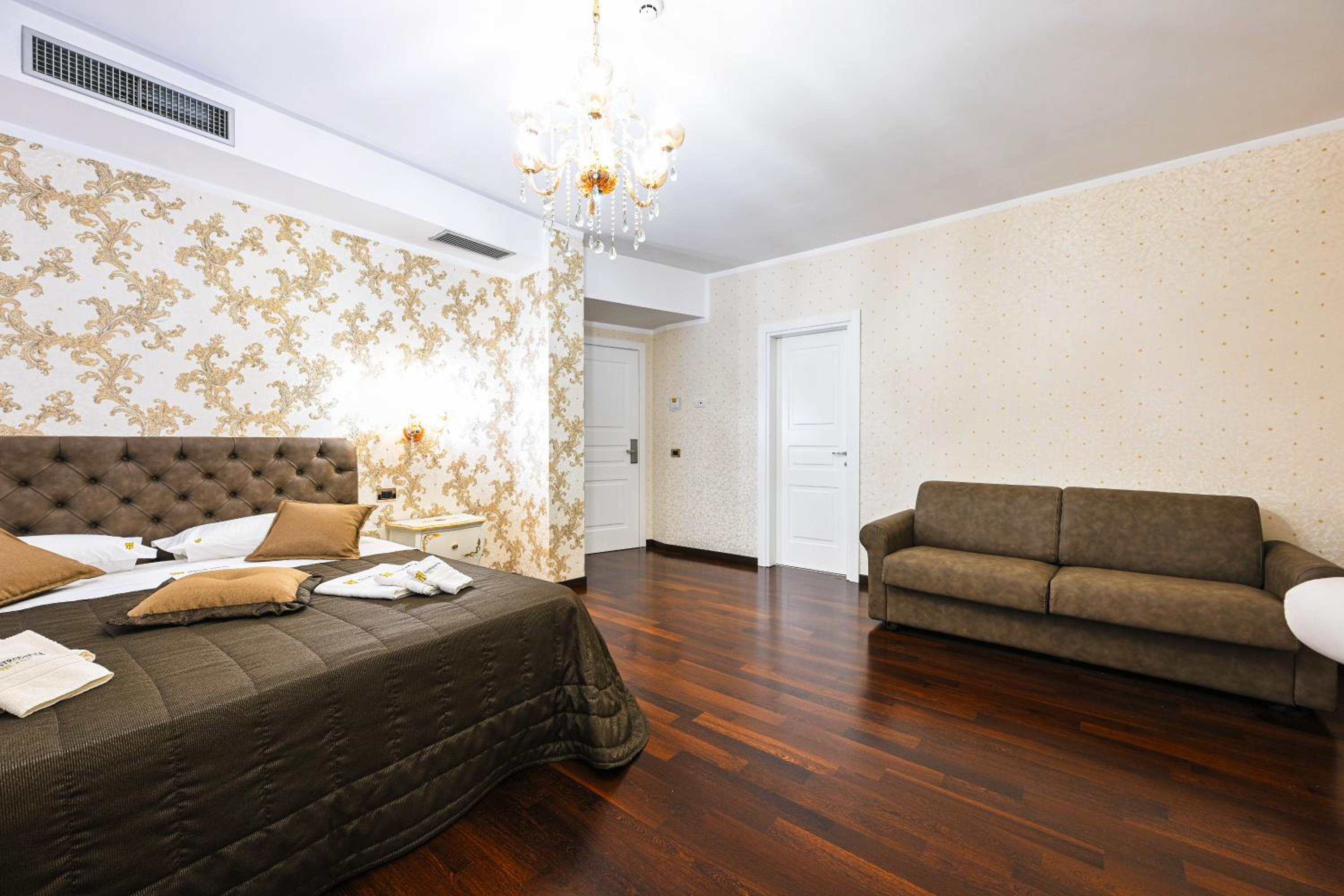Deluxe Quadruple Room
