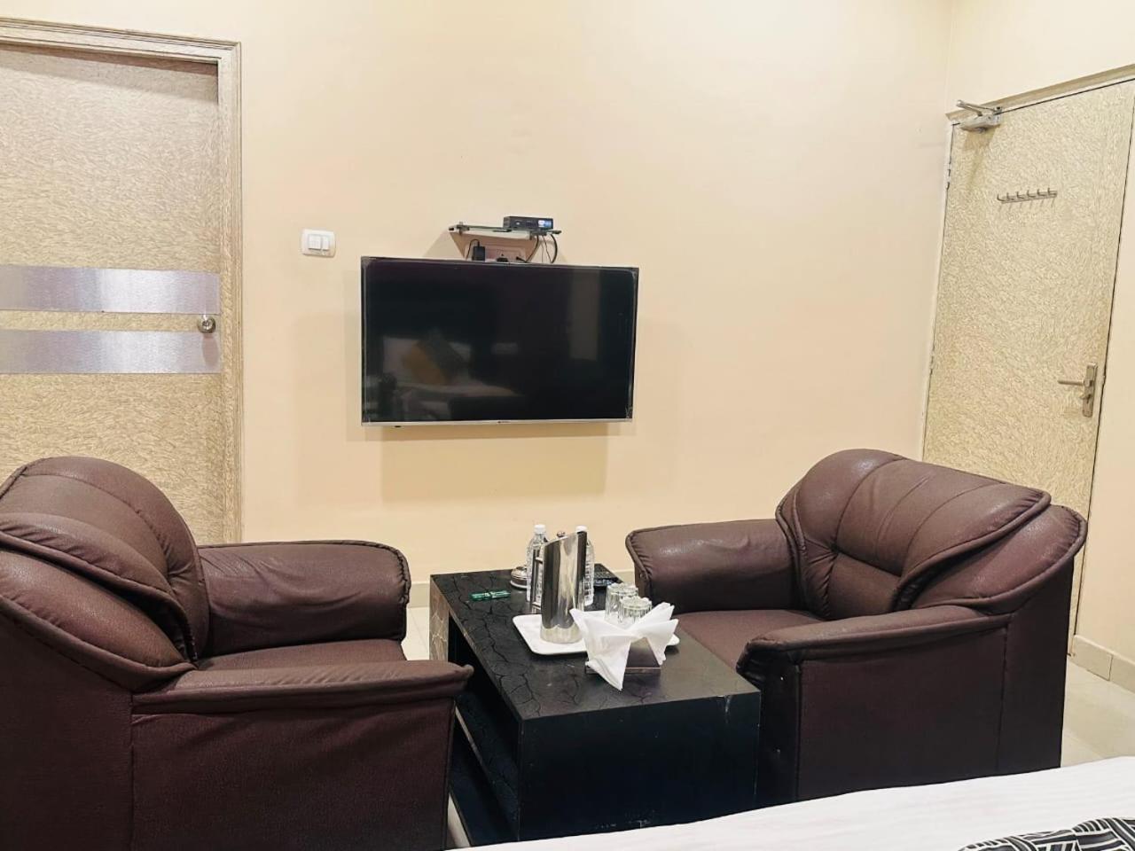 Suite - Photo 8