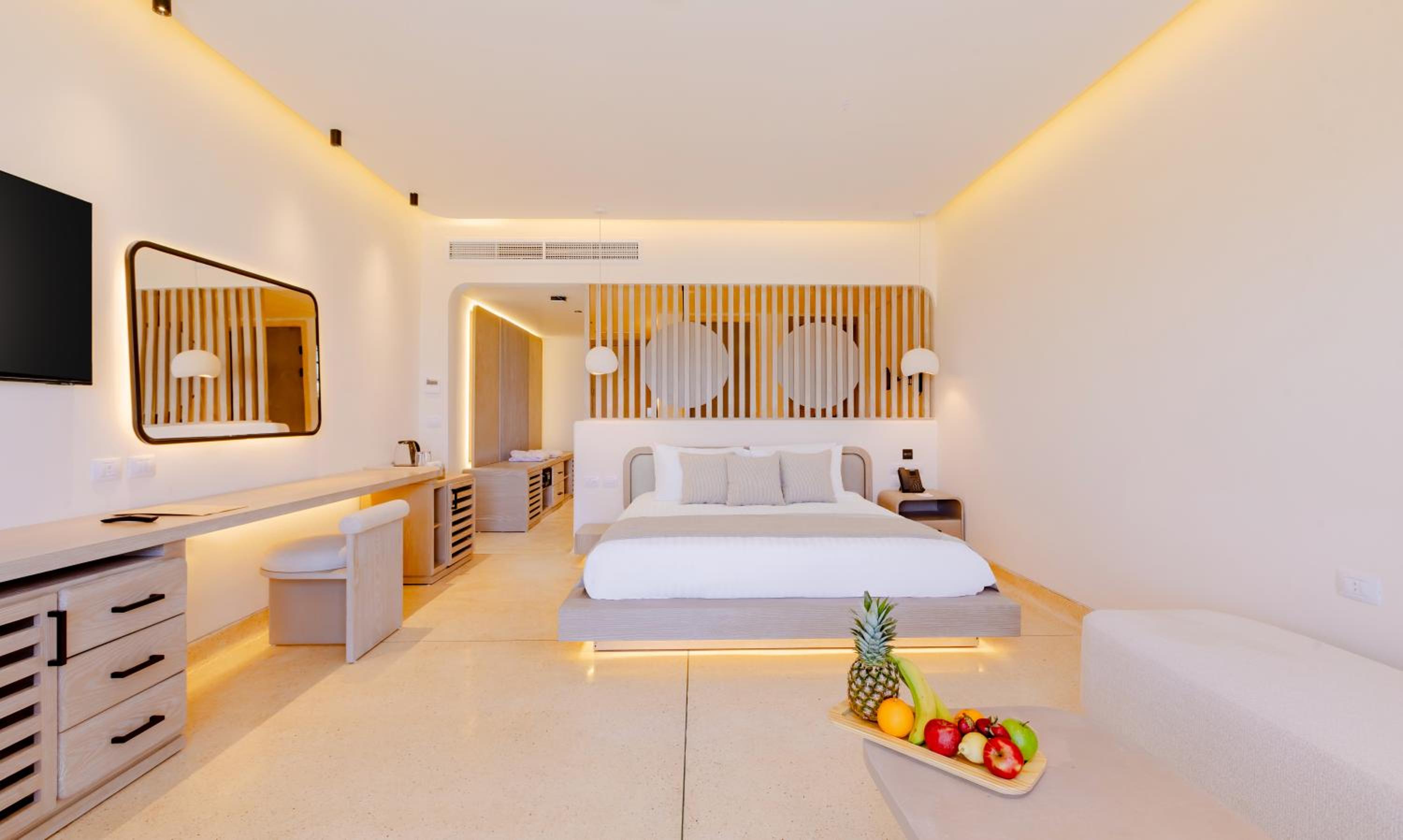 Junior Pool Suite