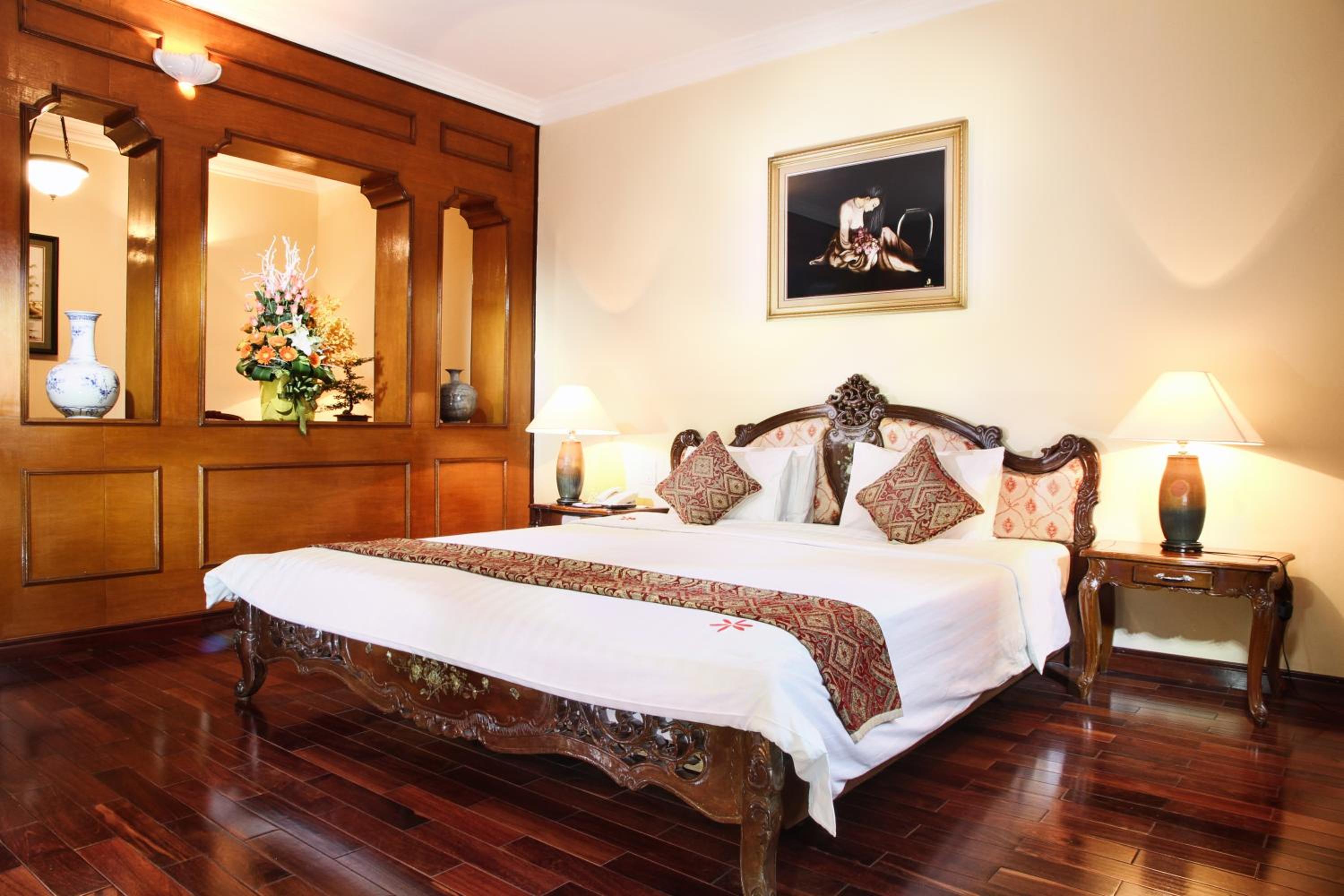 Colonial Suite - Photo 1