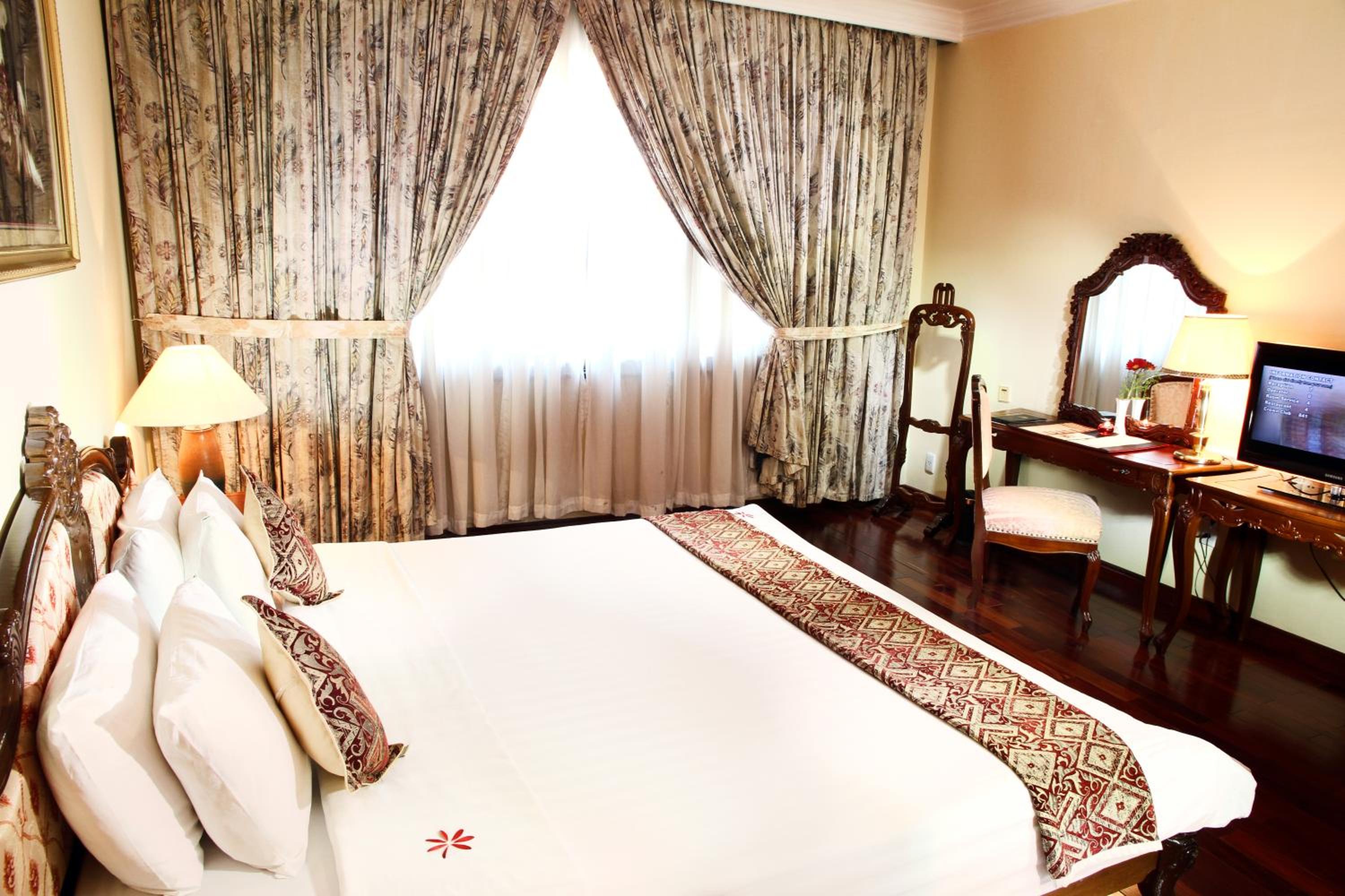 Colonial Suite - Photo 2