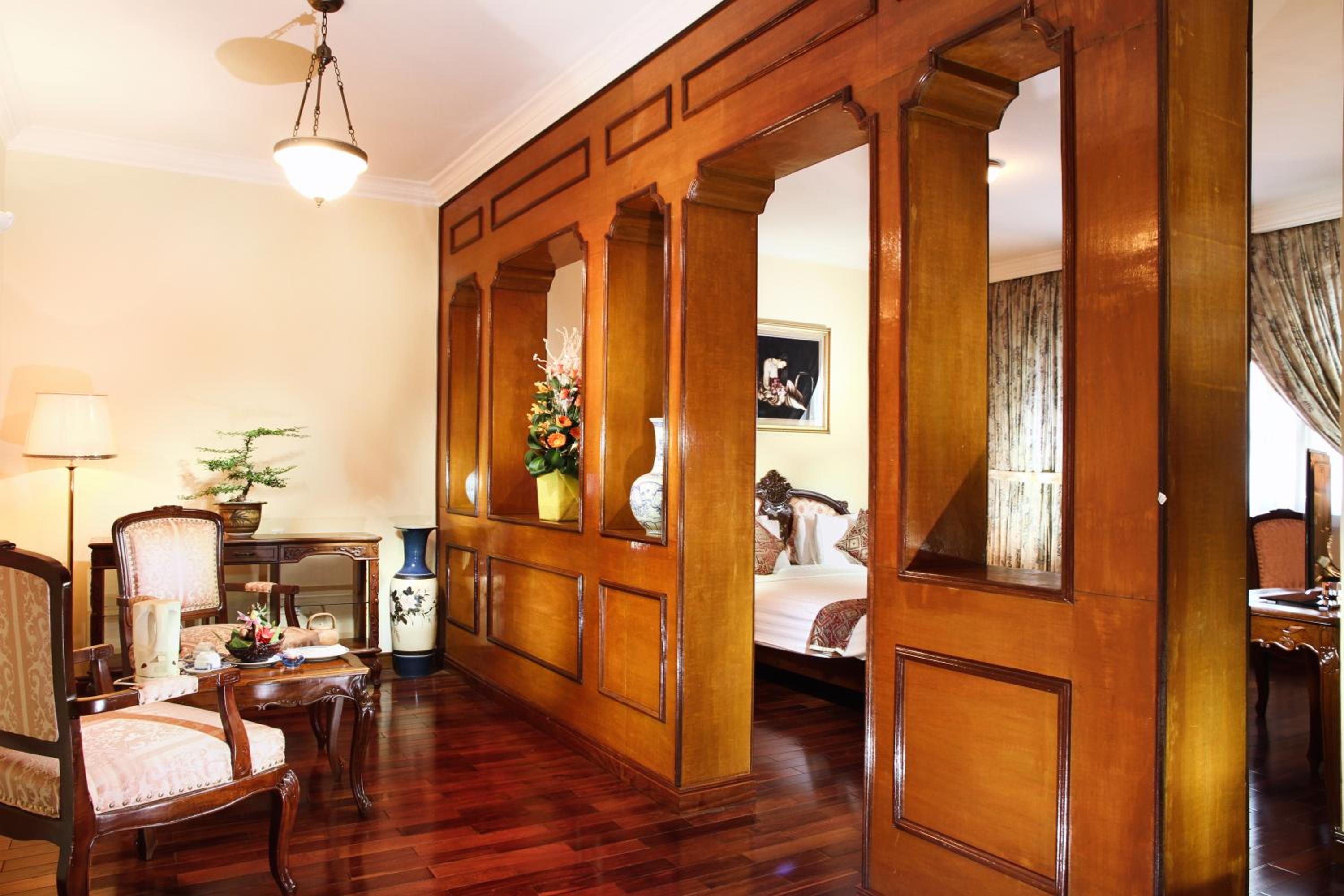Colonial Suite - Photo 7