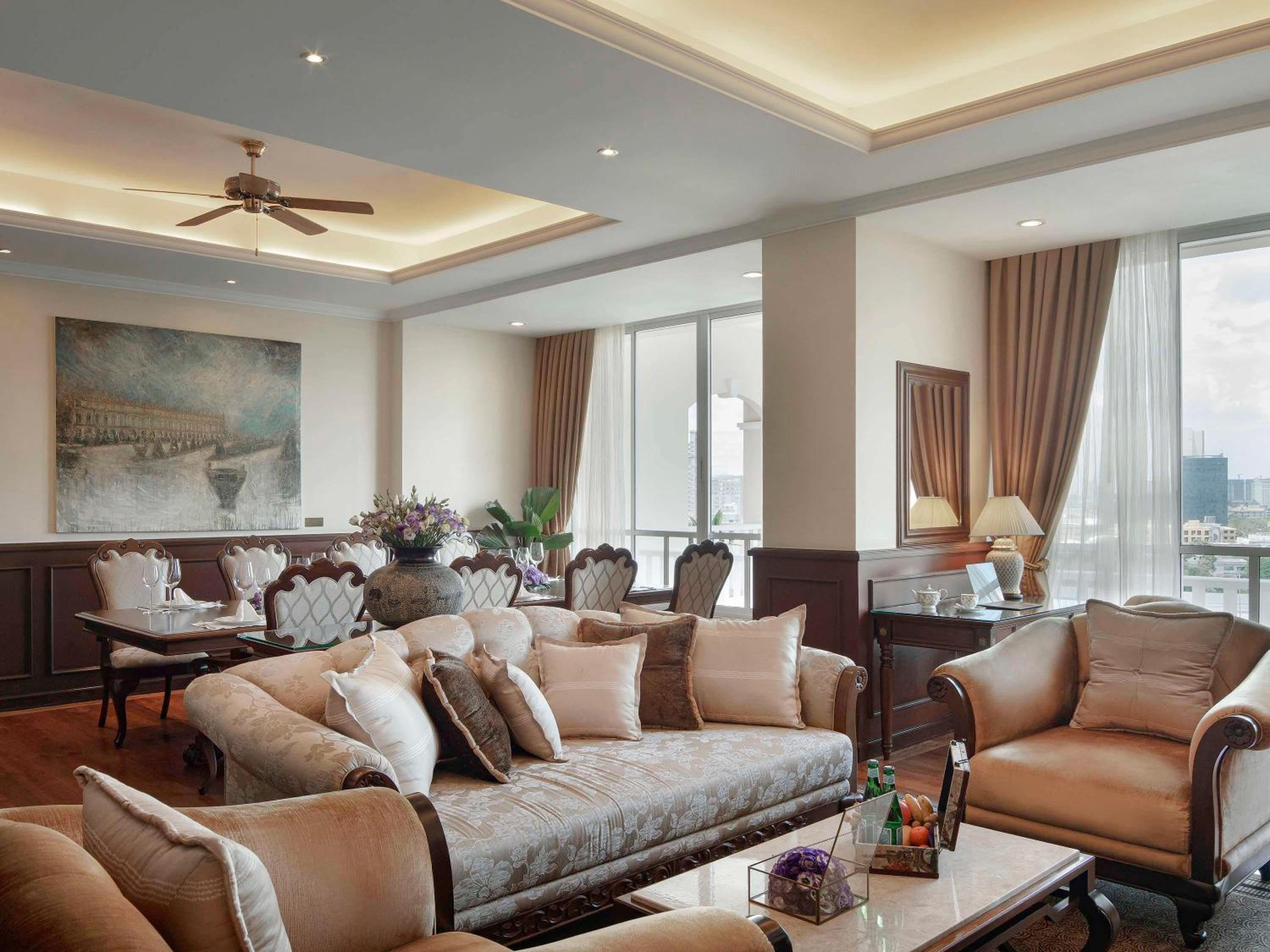 Opera King Suite with Club Access