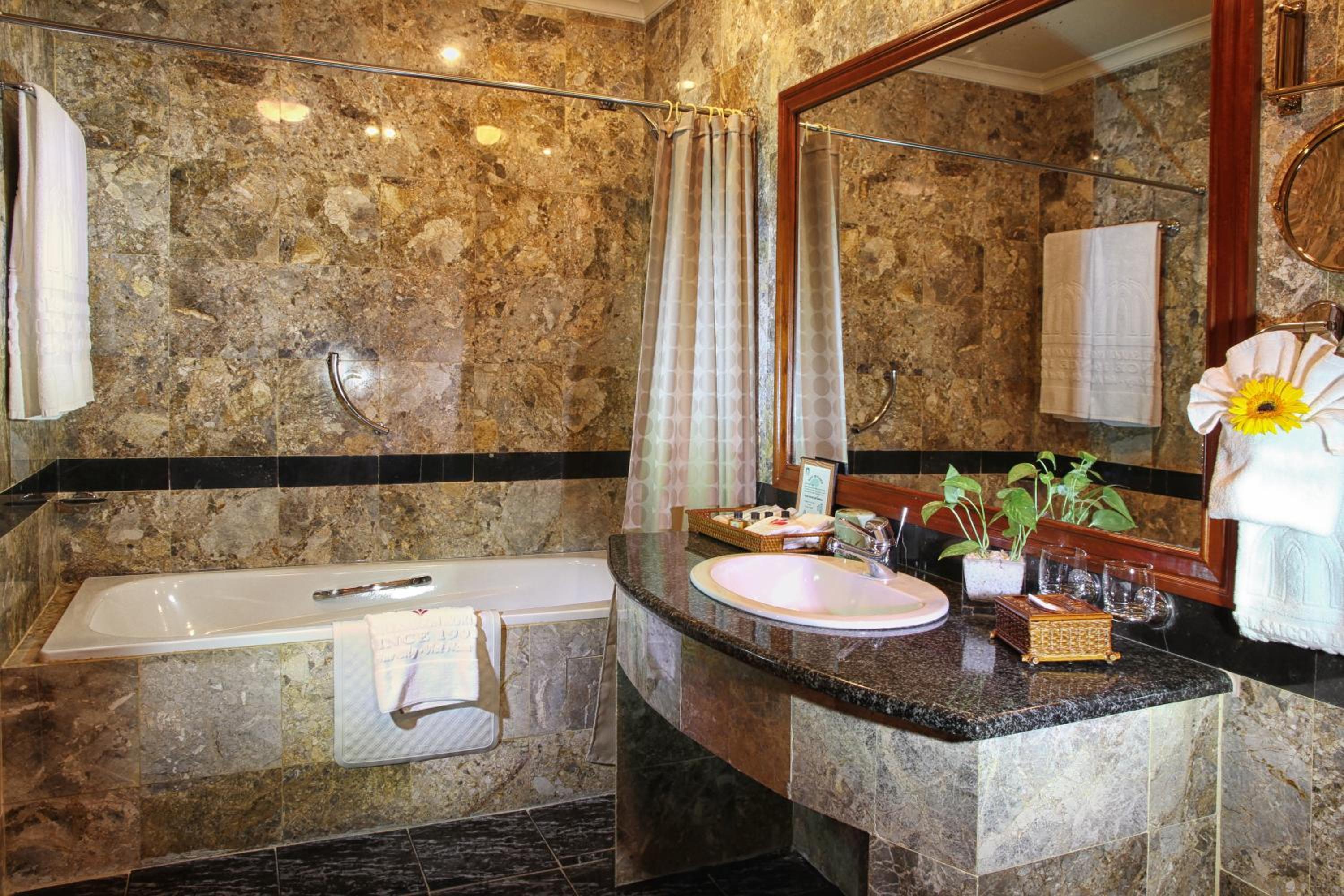 Colonial Suite - Photo 6