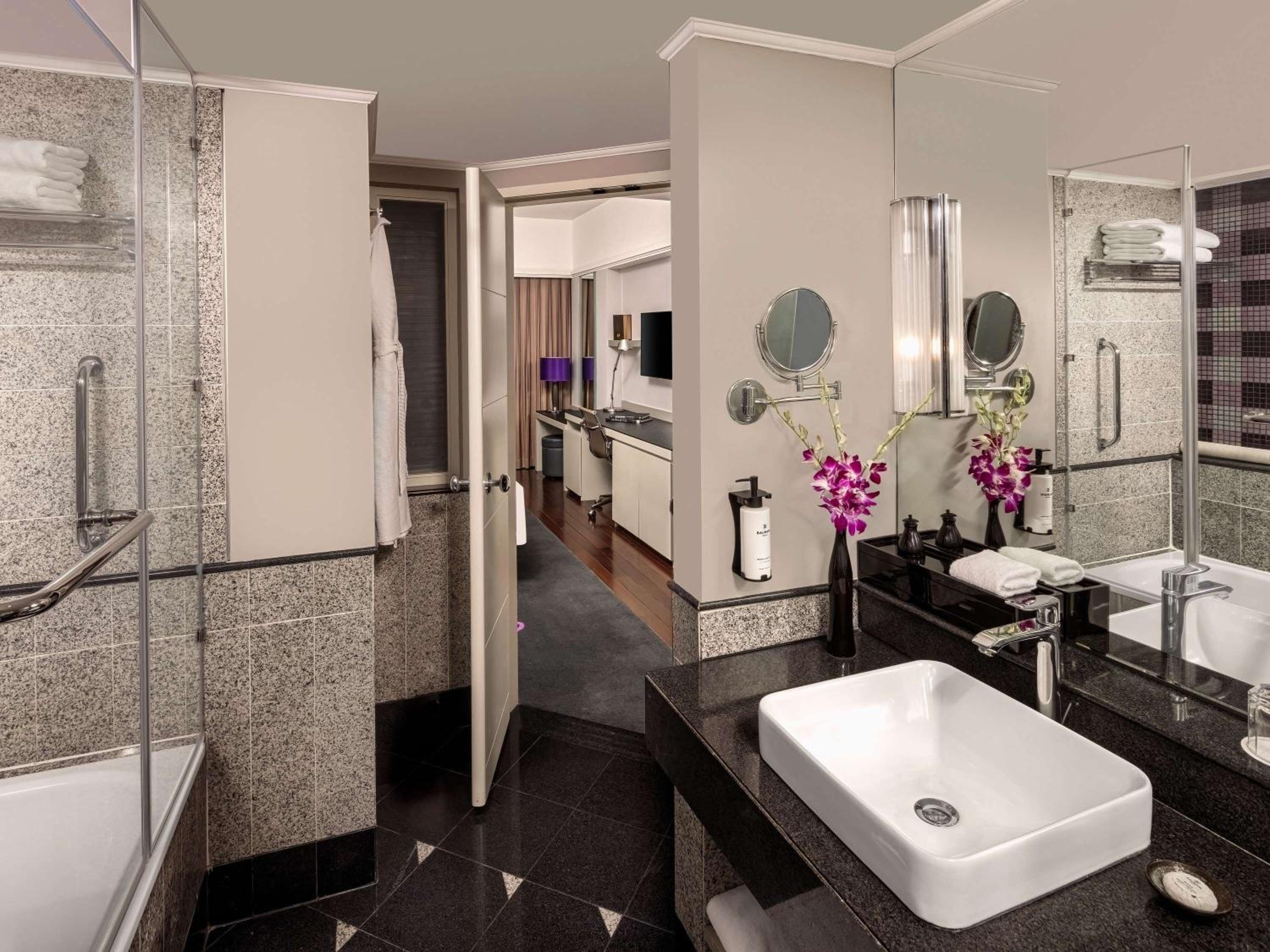 Superior Twin Room with Club Access