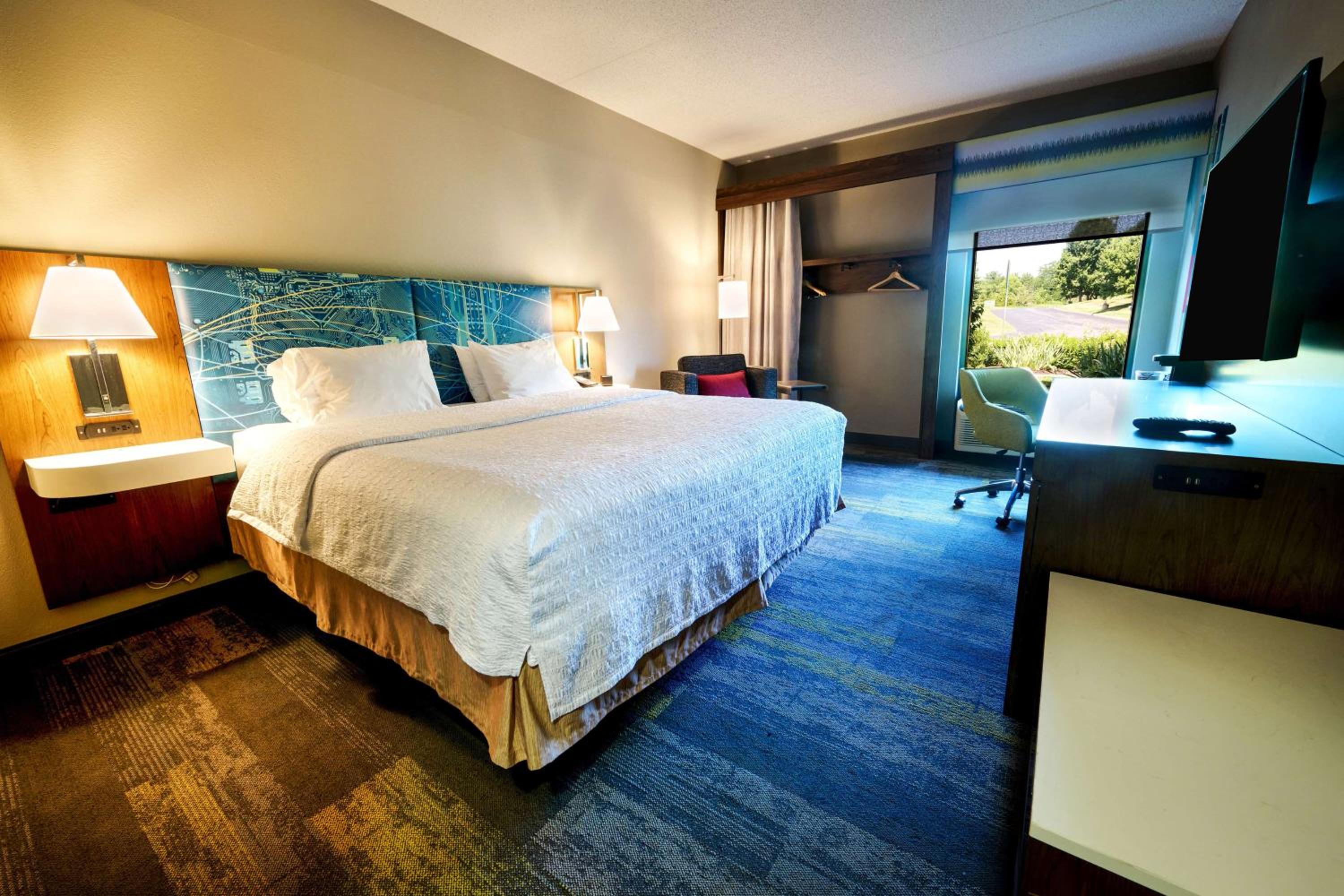 King Room - Non-Smoking - Photo 1