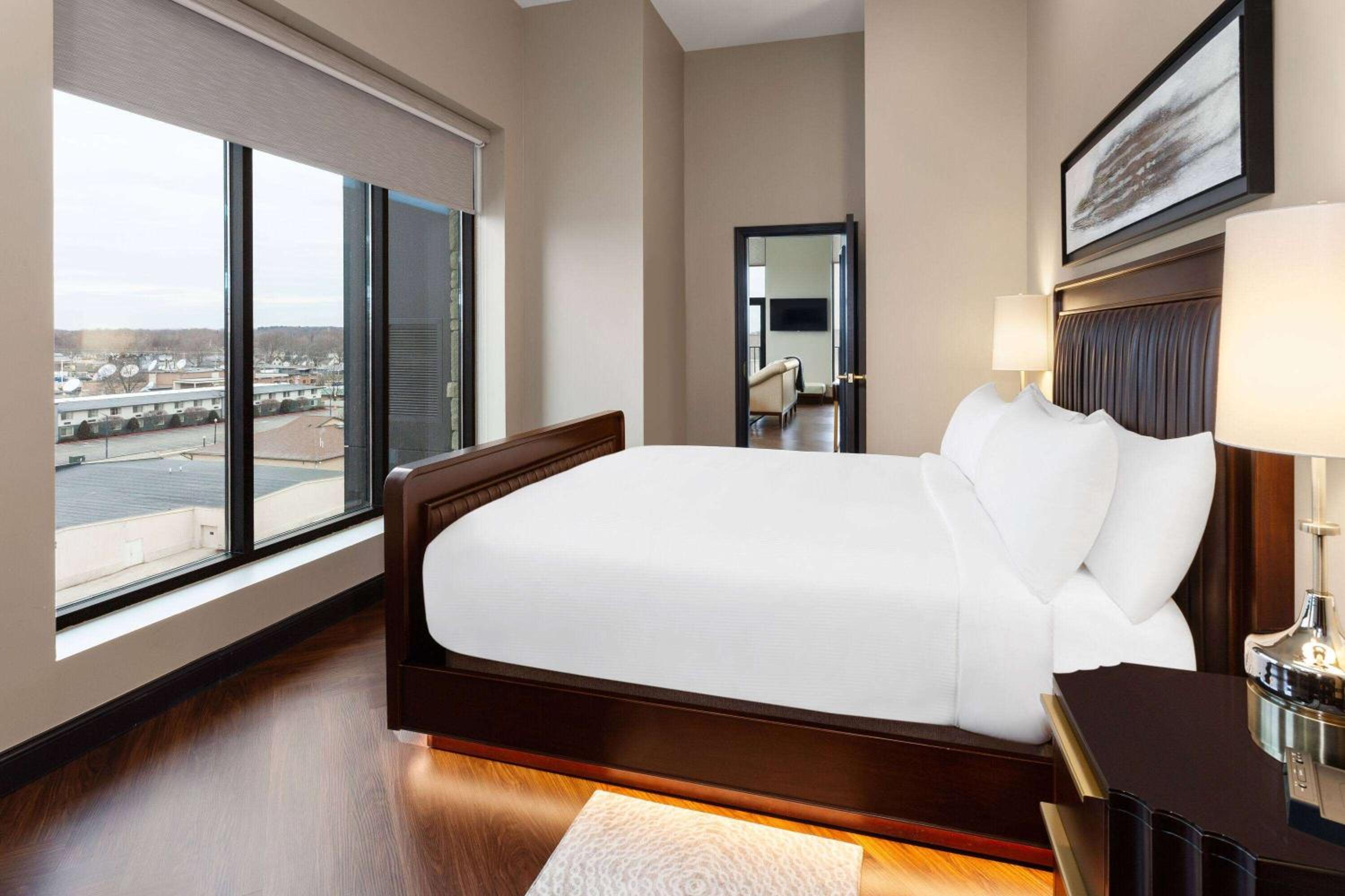 Grand Penthouse Suite with King Bed, Non-Smoking - Photo 1