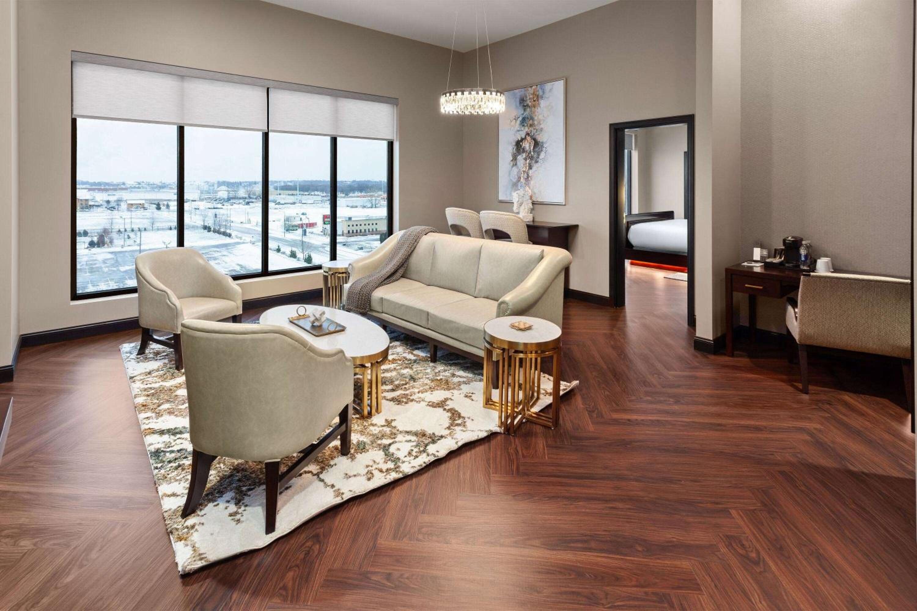 Grand Penthouse Suite with King Bed, Non-Smoking - Photo 7