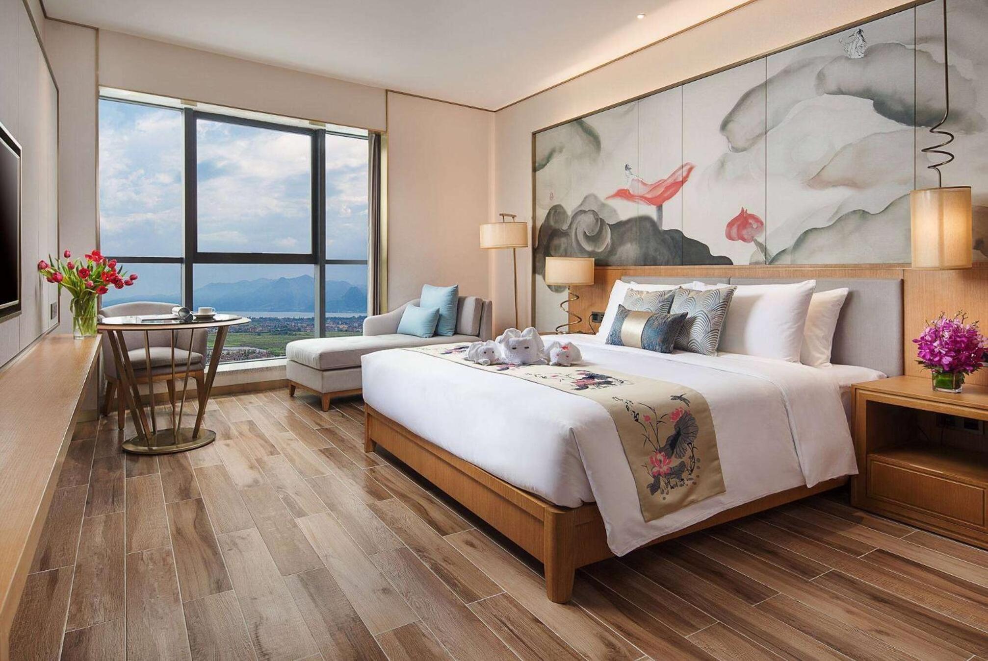 Business King Room