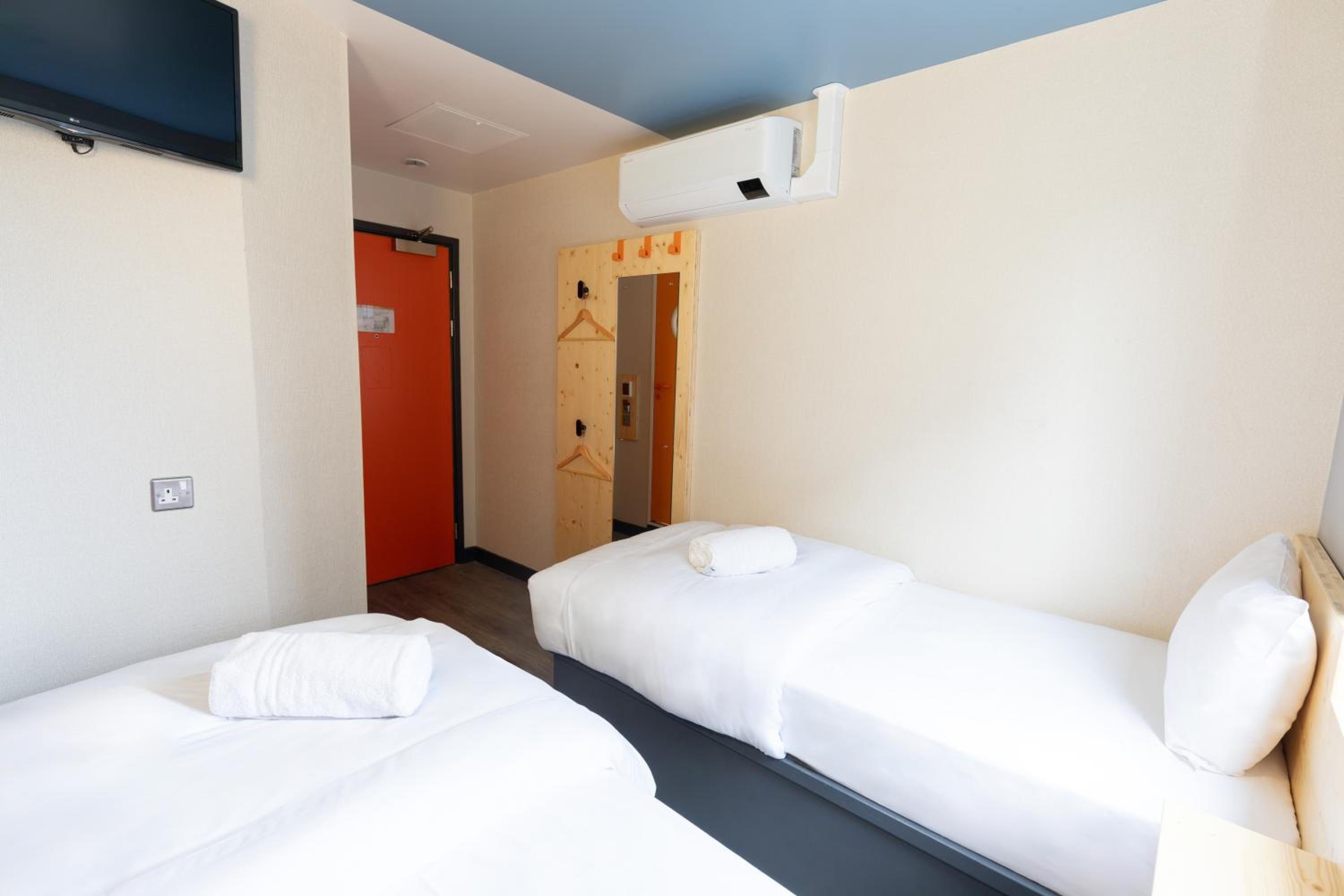Twin Room photo 2