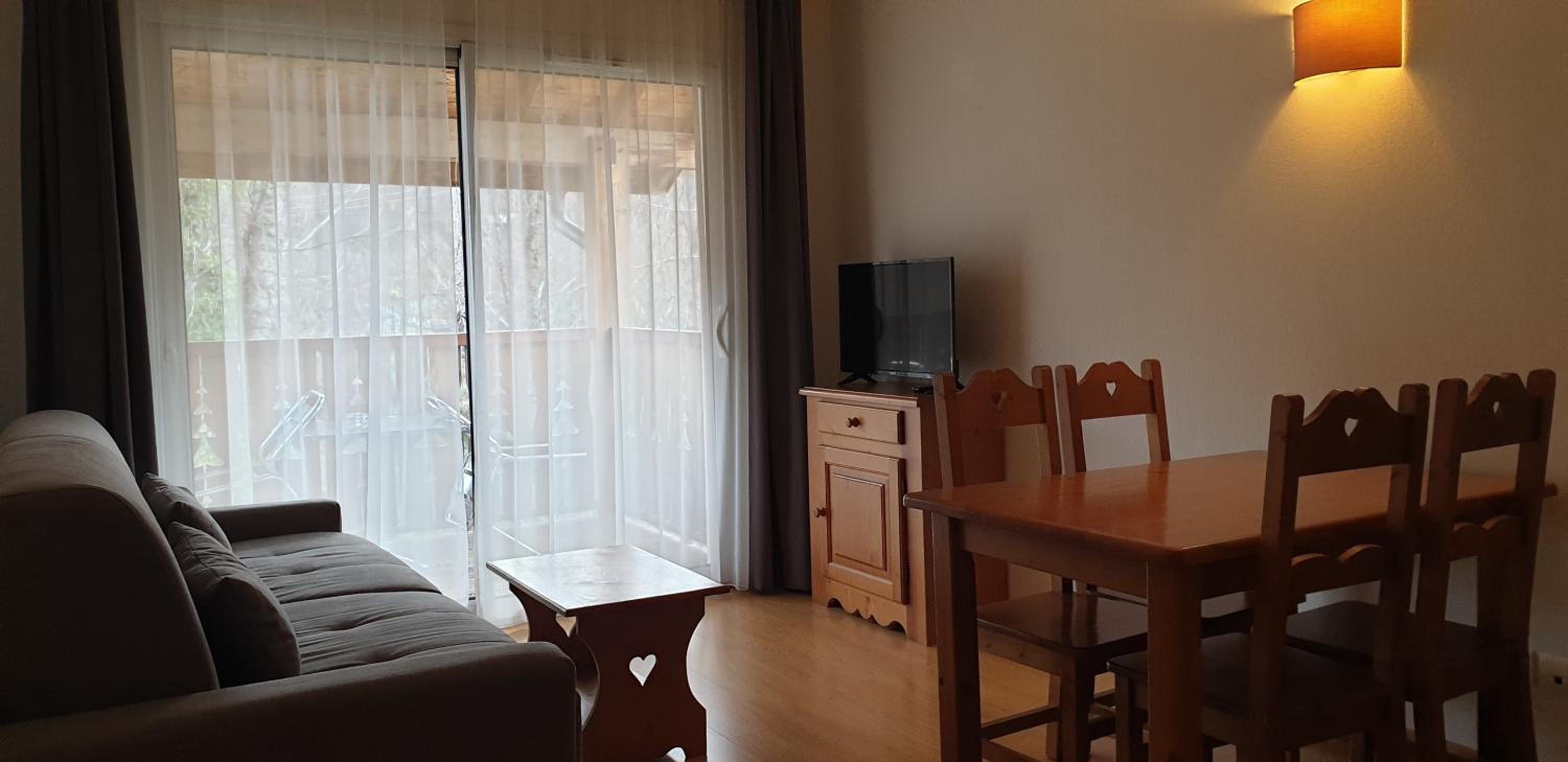 2-Room Apartment (4 Adults) - Photo 1