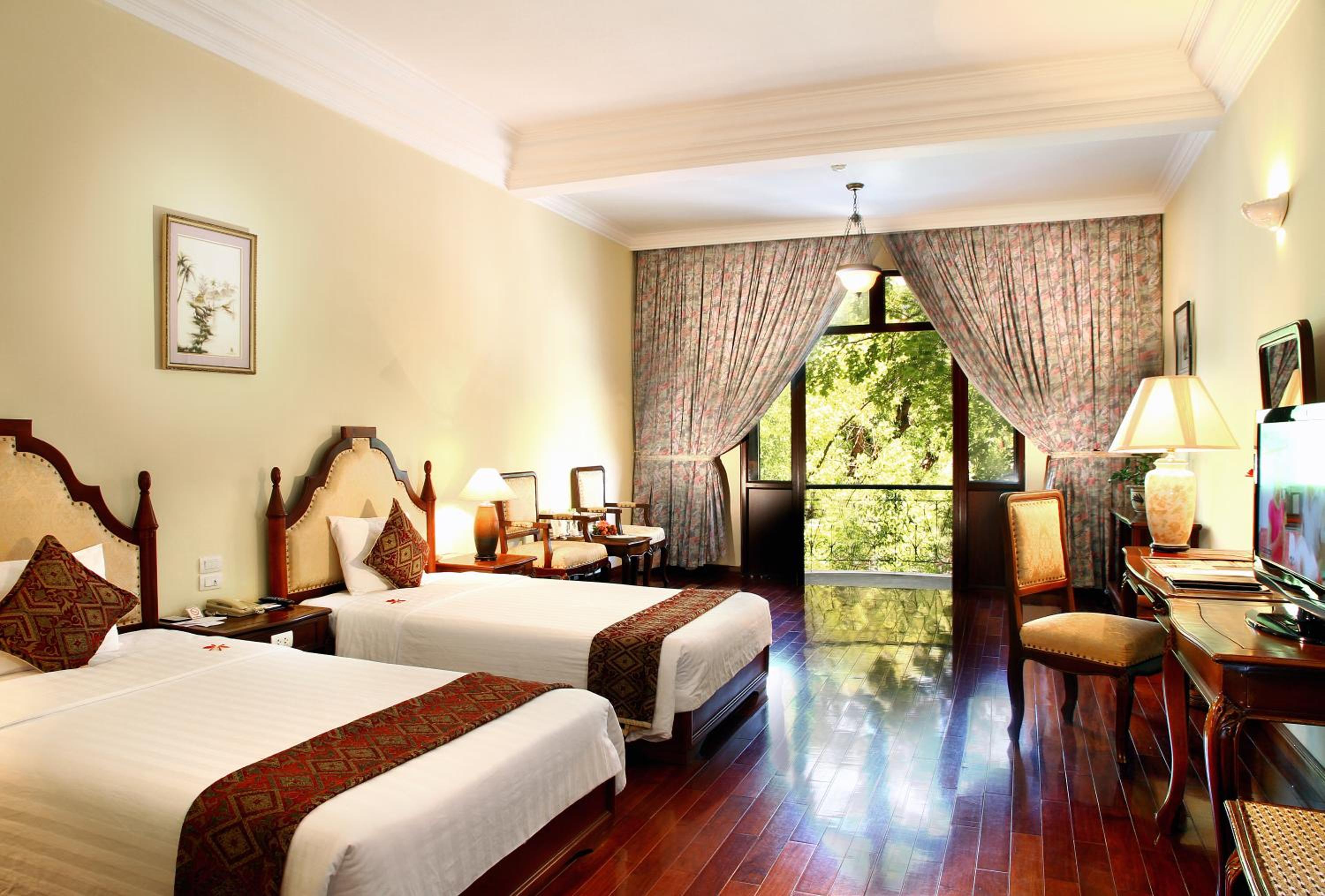 Premium Deluxe Double or Twin Room with River View - Photo 4
