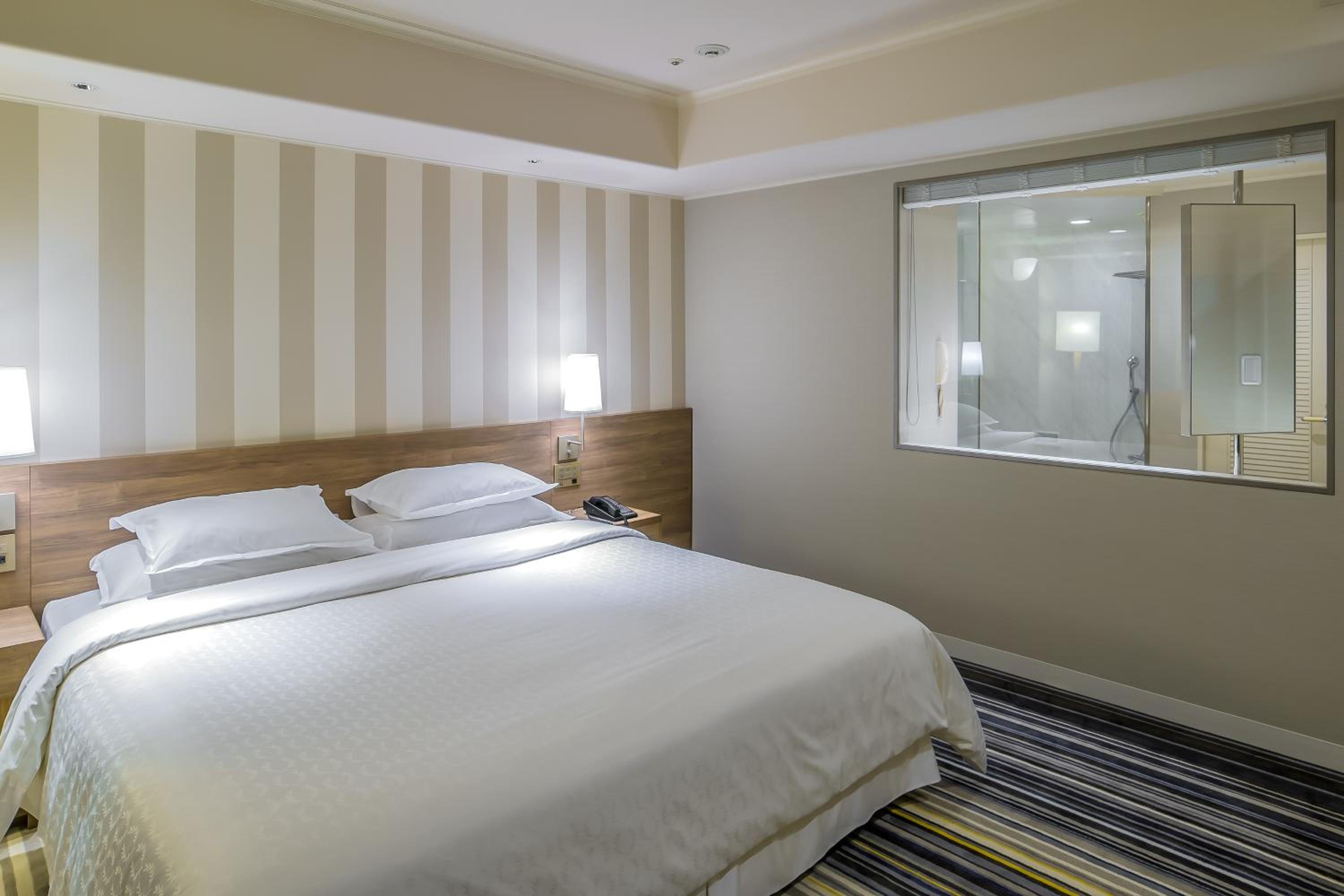 Deluxe Double Room - Non-Smoking - Photo 1